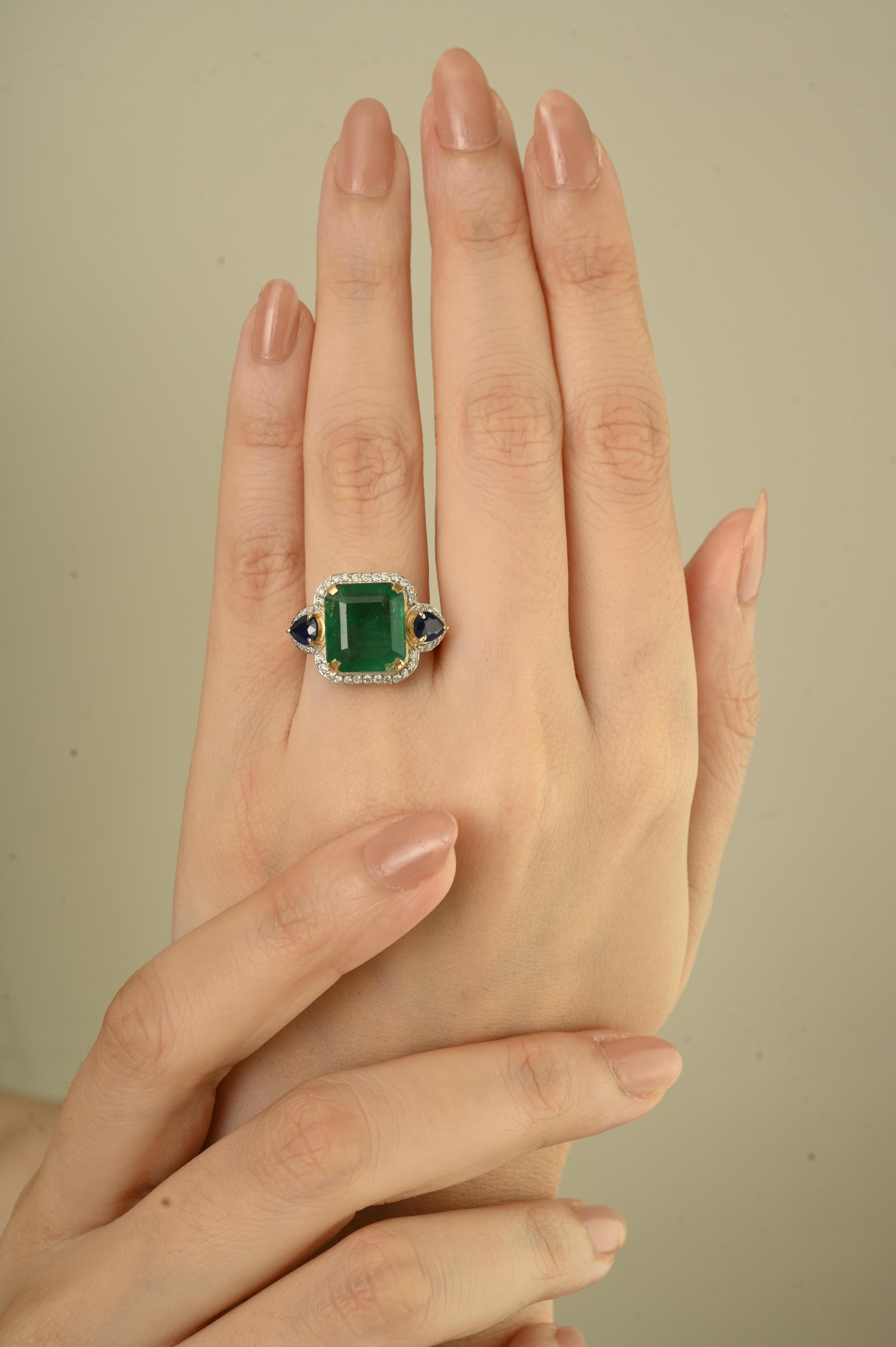 Im Angebot: 6,53 Karat Smaragd Saphir und Diamant Statement Cocktail Ring in 14K Gelb () 8