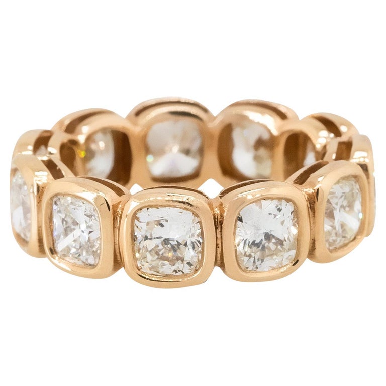 Anneau d'éternité en or 18 carats serti d'un diamant taille radiant de 6,53  carats et monté en serti clos - En vente sur 1stDibs