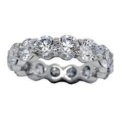 Bague d'éternité en or 18 carats avec diamants ronds et brillants à griffes partagées de 6,53 carats (5 mm)