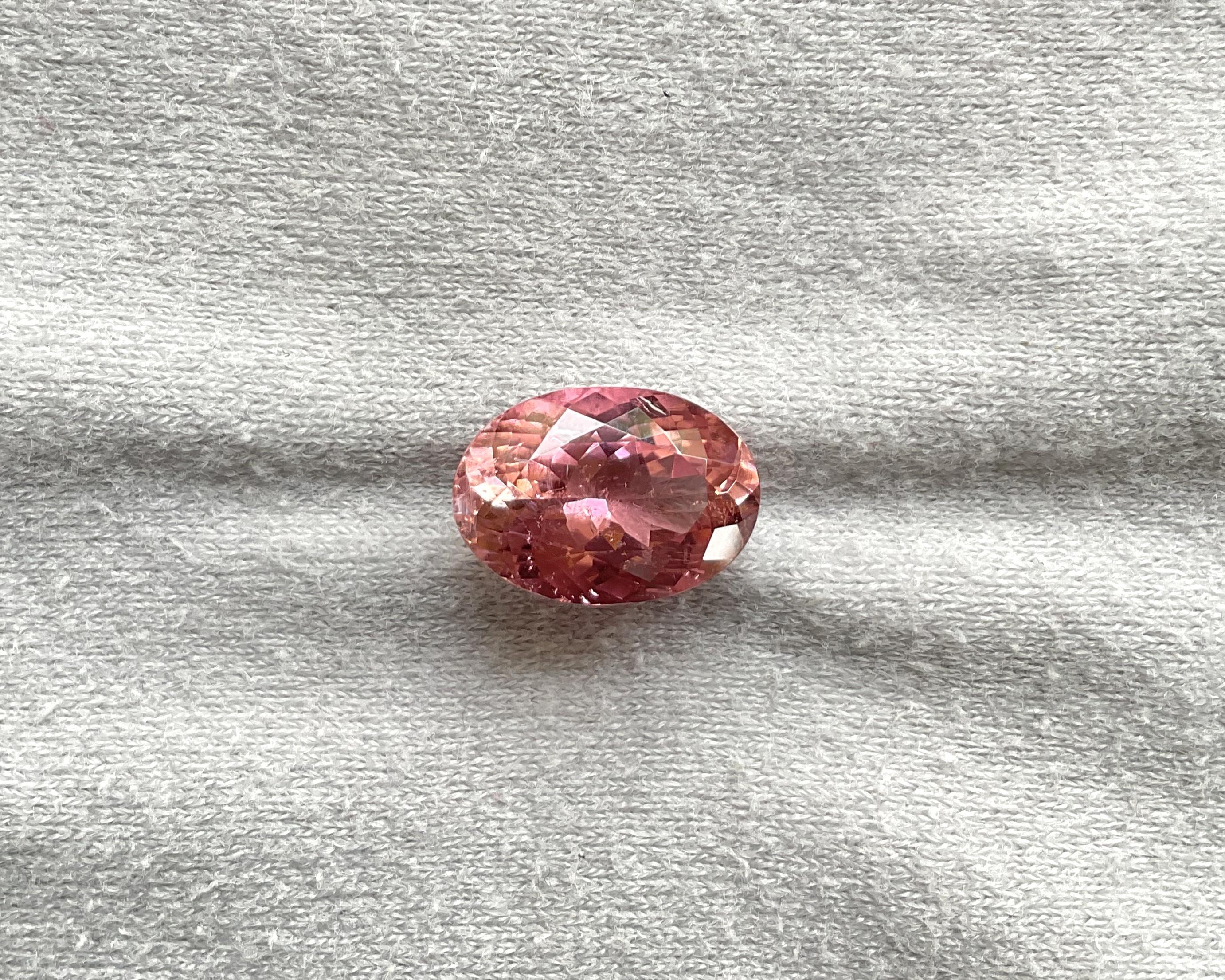 Women's or Men's 6.53 Carats Pink Tourmaline Oval Faceted cut stone Fine Jewelry Natural Gemstone For Sale