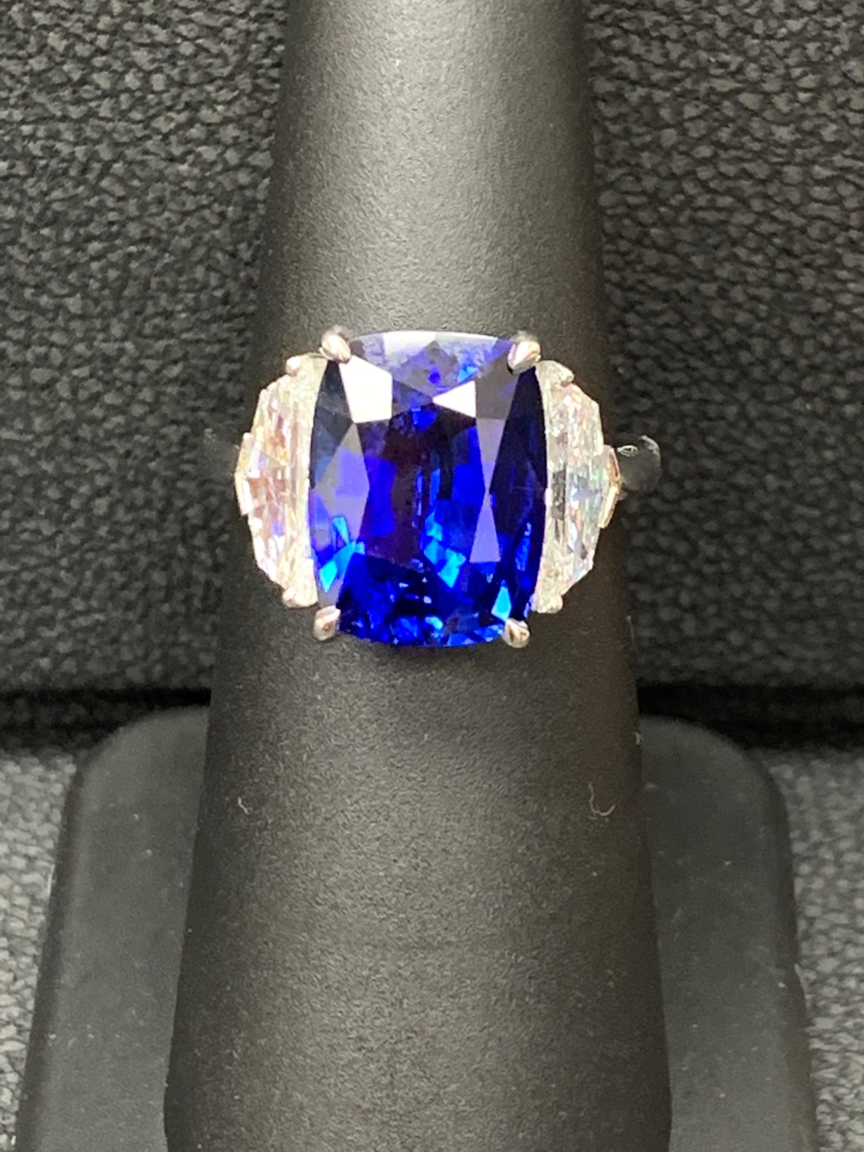 6.54 Carat Blue Sapphire and Diamond Three-Stone Engagement Ring in Platinum For Sale 2