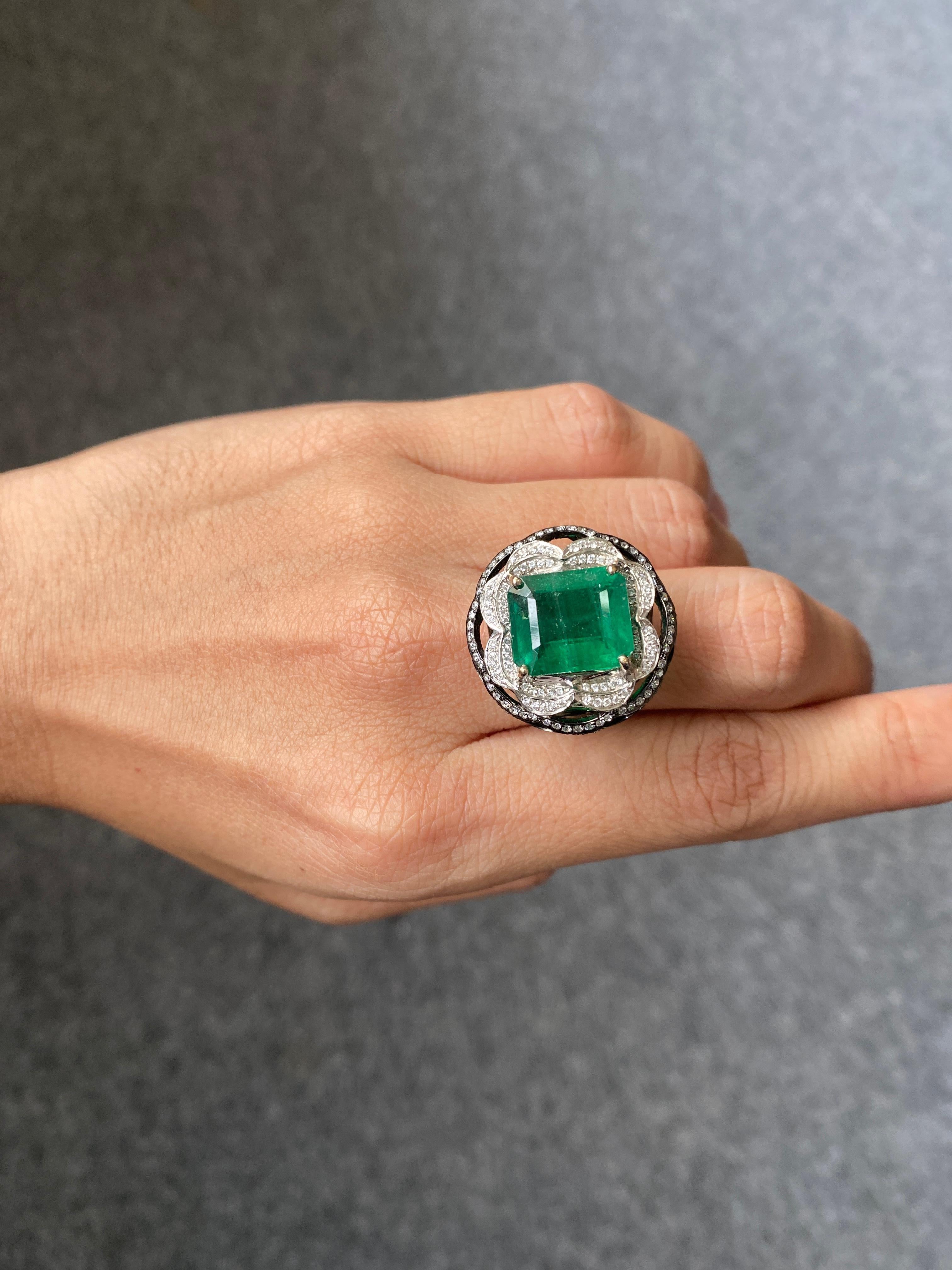 6.54 Carat Emerald and Diamond Cocktail Engagement Ring In New Condition For Sale In Bangkok, Thailand