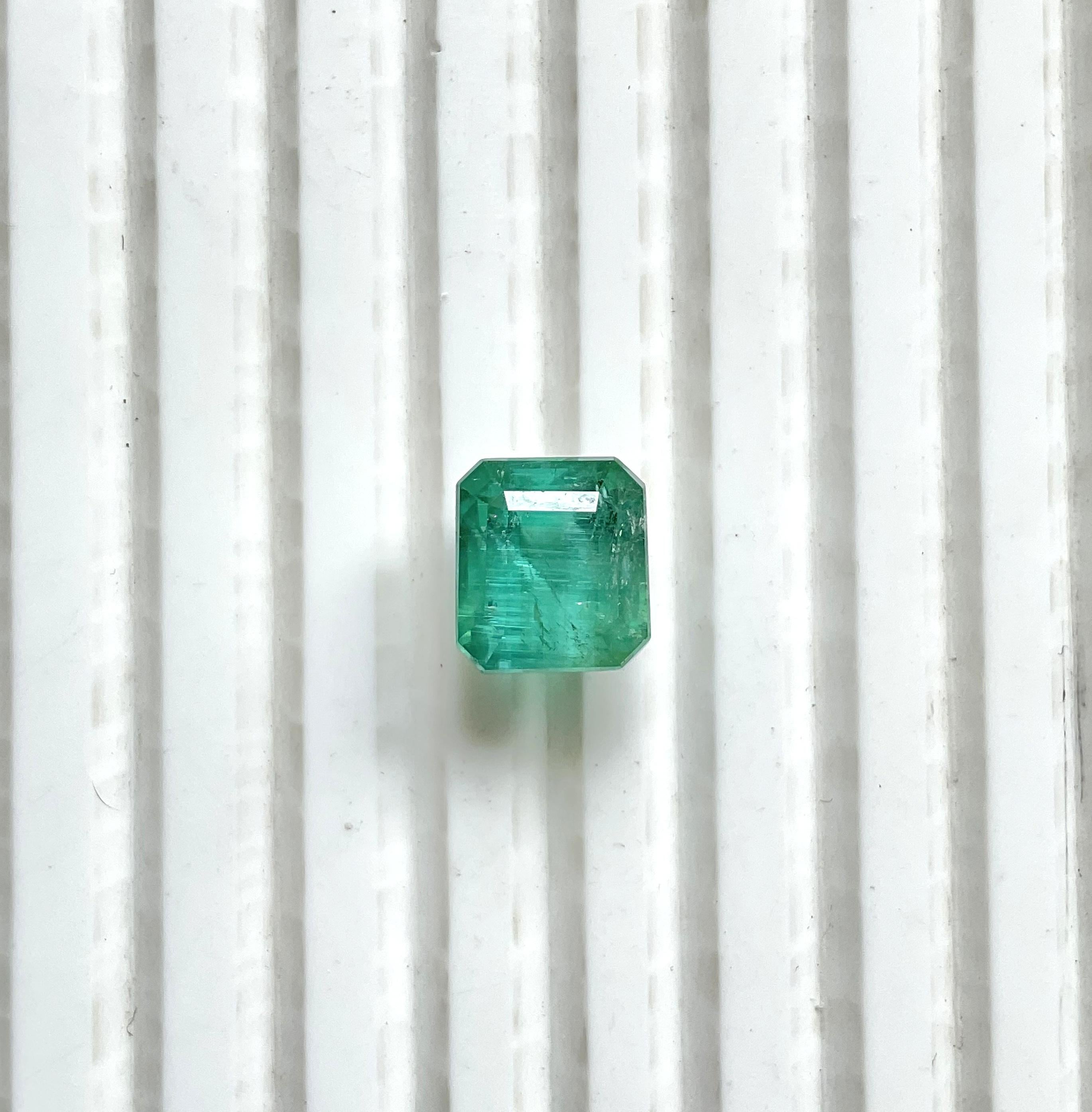 Pierre de taille octogonale à facettes vert bleuté de 6,54 carats de qualité naturelle en vente 1