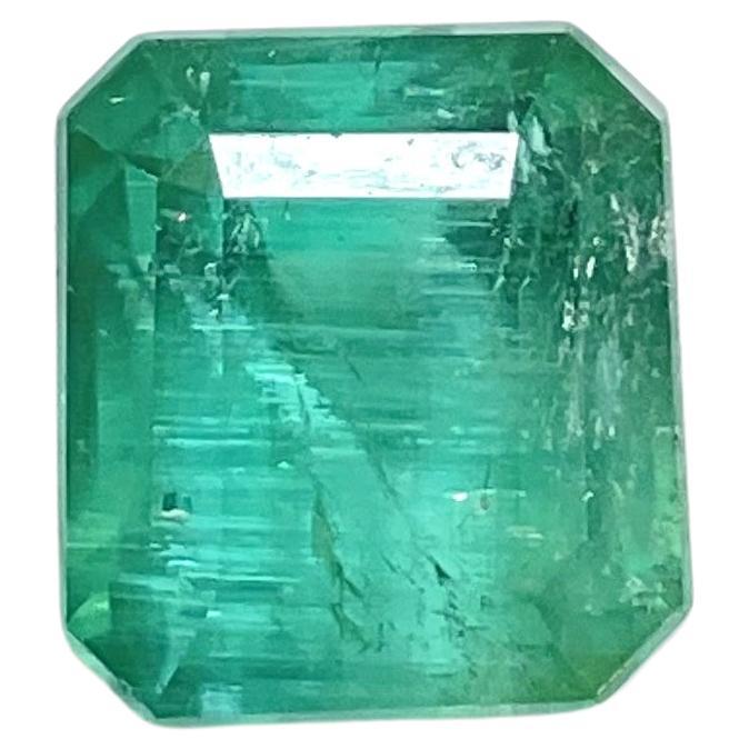 Pierre de taille octogonale à facettes vert bleuté de 6,54 carats de qualité naturelle