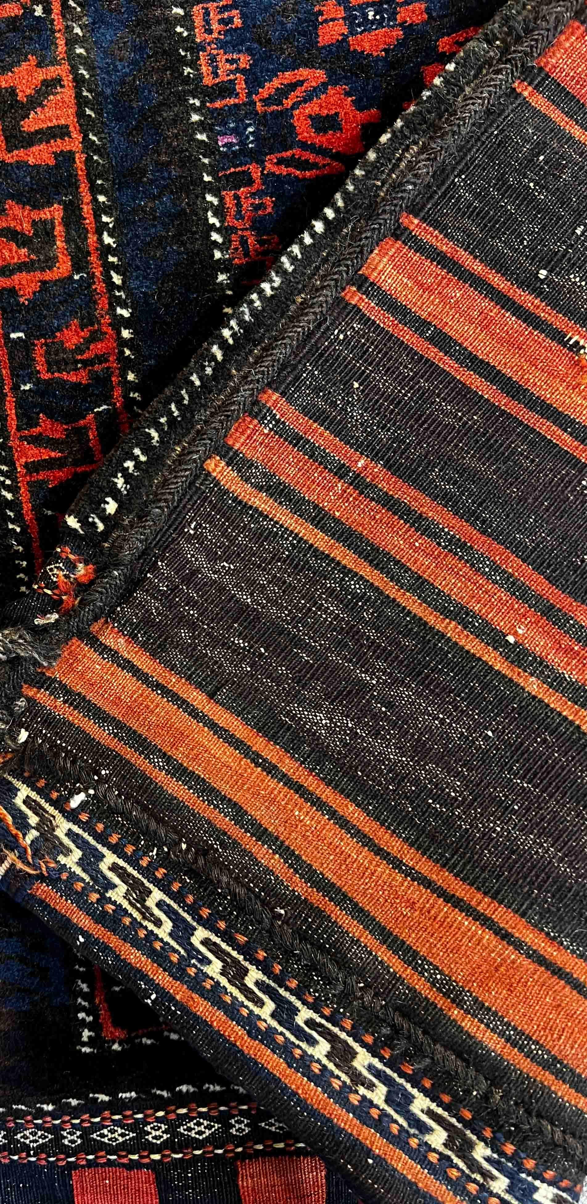 654 - Hübsche kleine Bukhara-Satteltasche mit schönem Design und Farben im Angebot 4