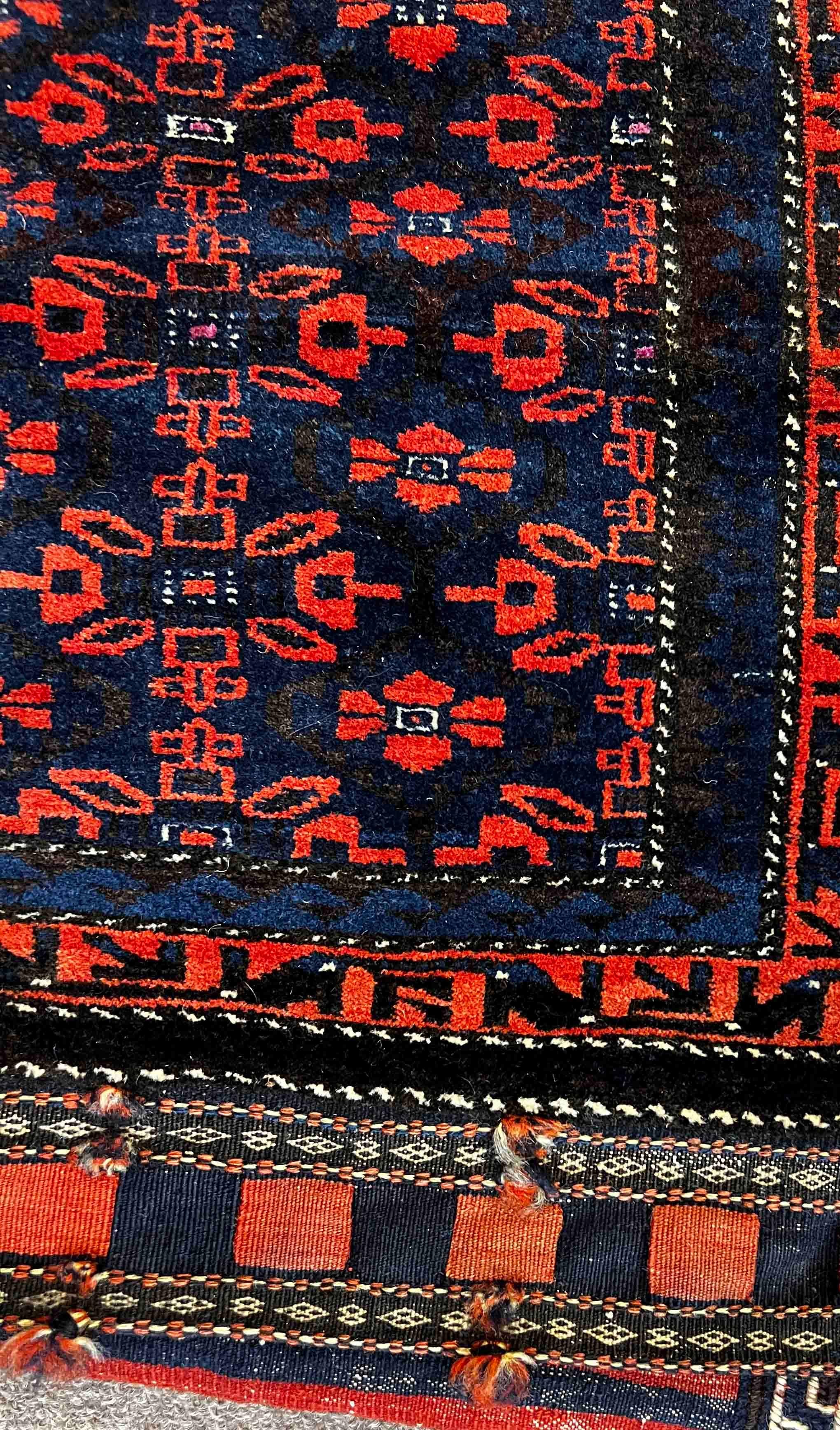 654 - Hübsche kleine Bukhara-Satteltasche mit schönem Design und Farben im Angebot 1