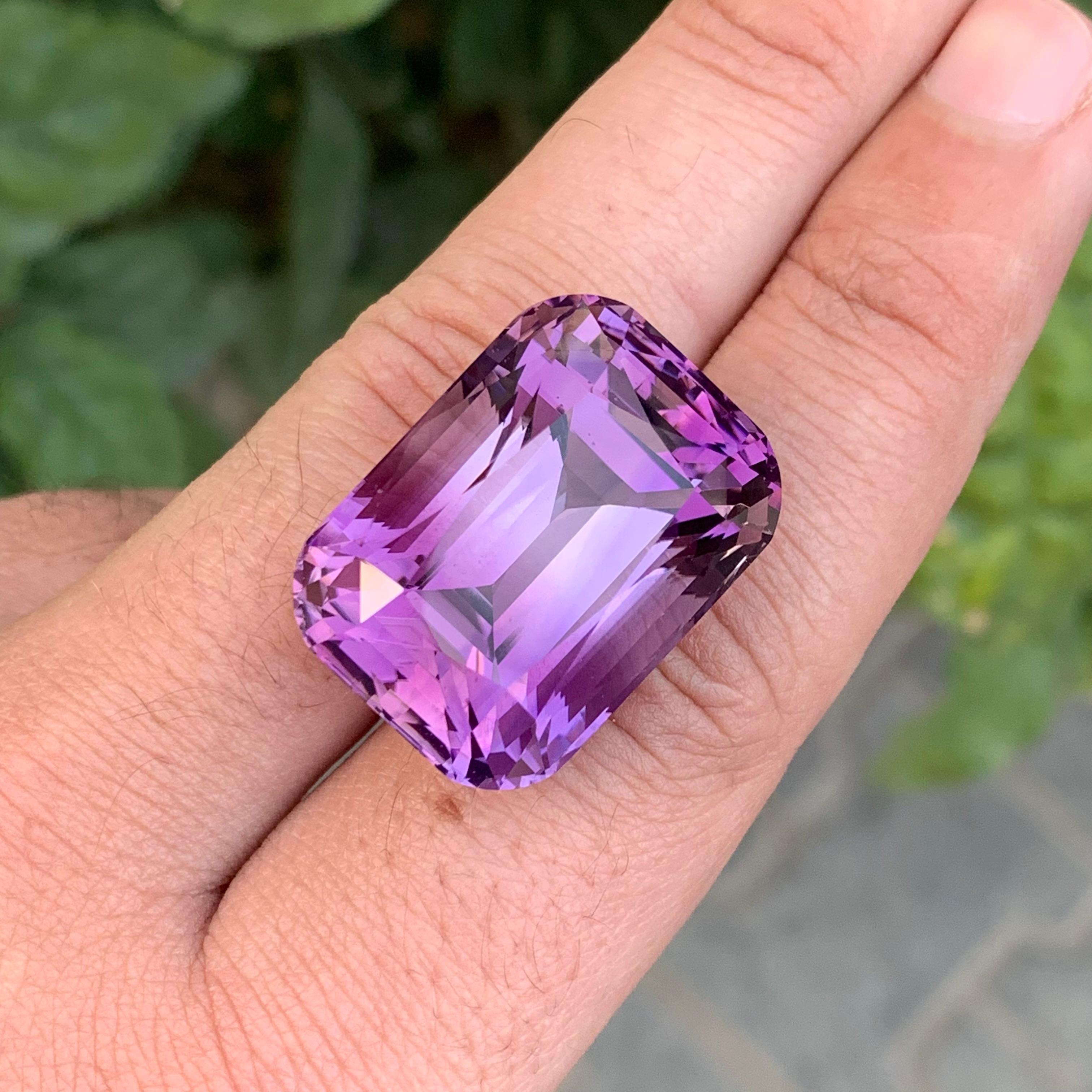 65,45 Karat Spektakuläre Natürliche Lose Amethyst Cushion Form Edelstein für Damen oder Herren im Angebot