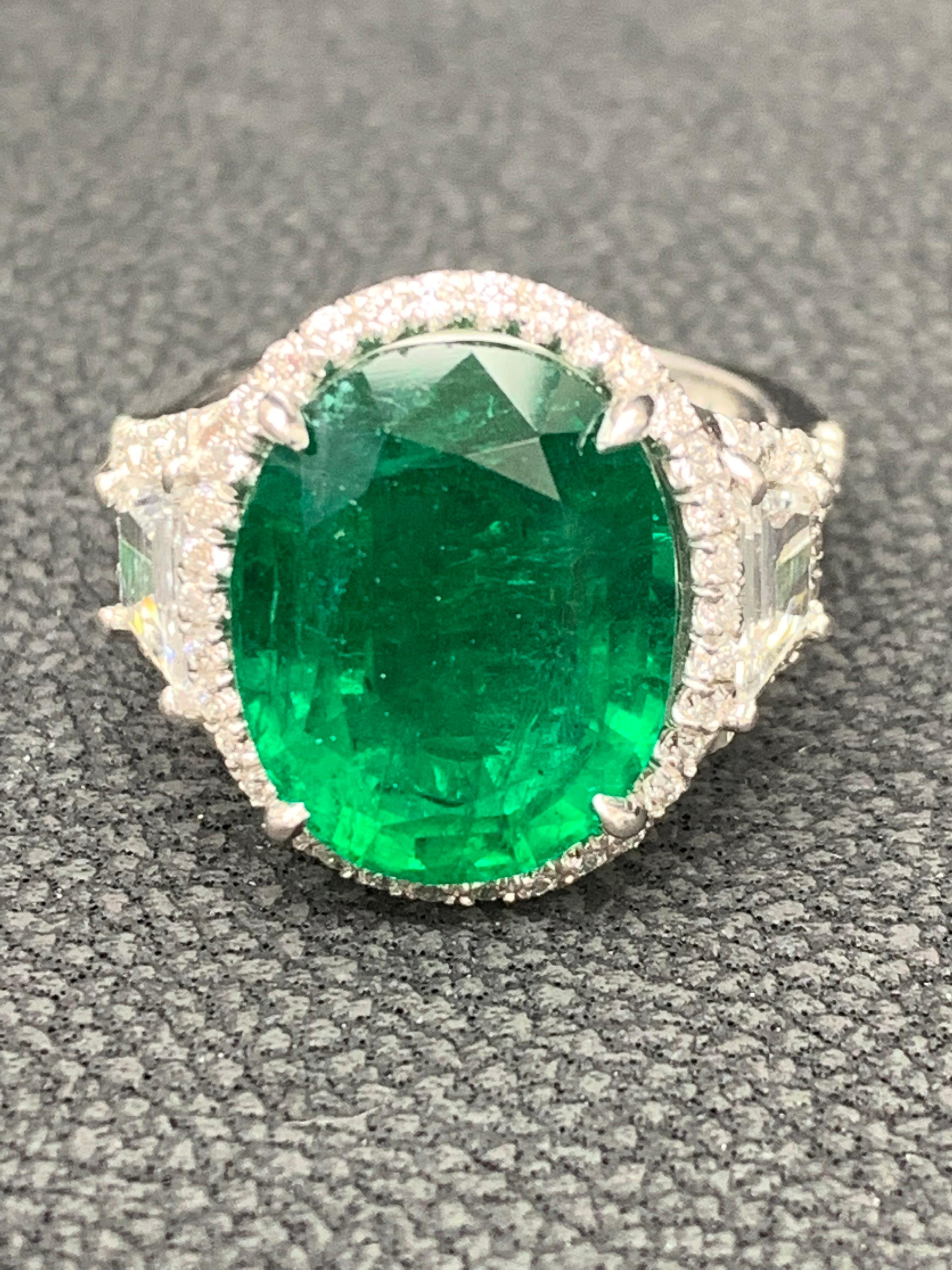 6.55 Carat Cushion Cut Emerald and Diamond Engagement Ring in Platinum In New Condition For Sale In NEW YORK, NY