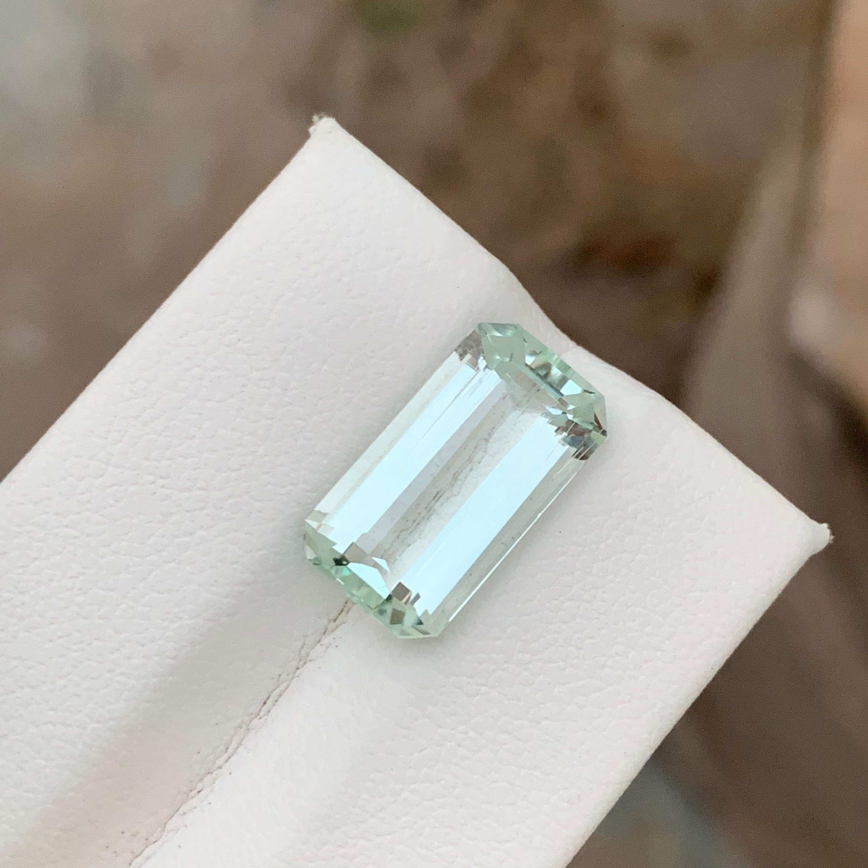 6.55 Carat Natural Faceted Green Aquamarine Beryl Ring Gem Emerald Cut For Sale 2