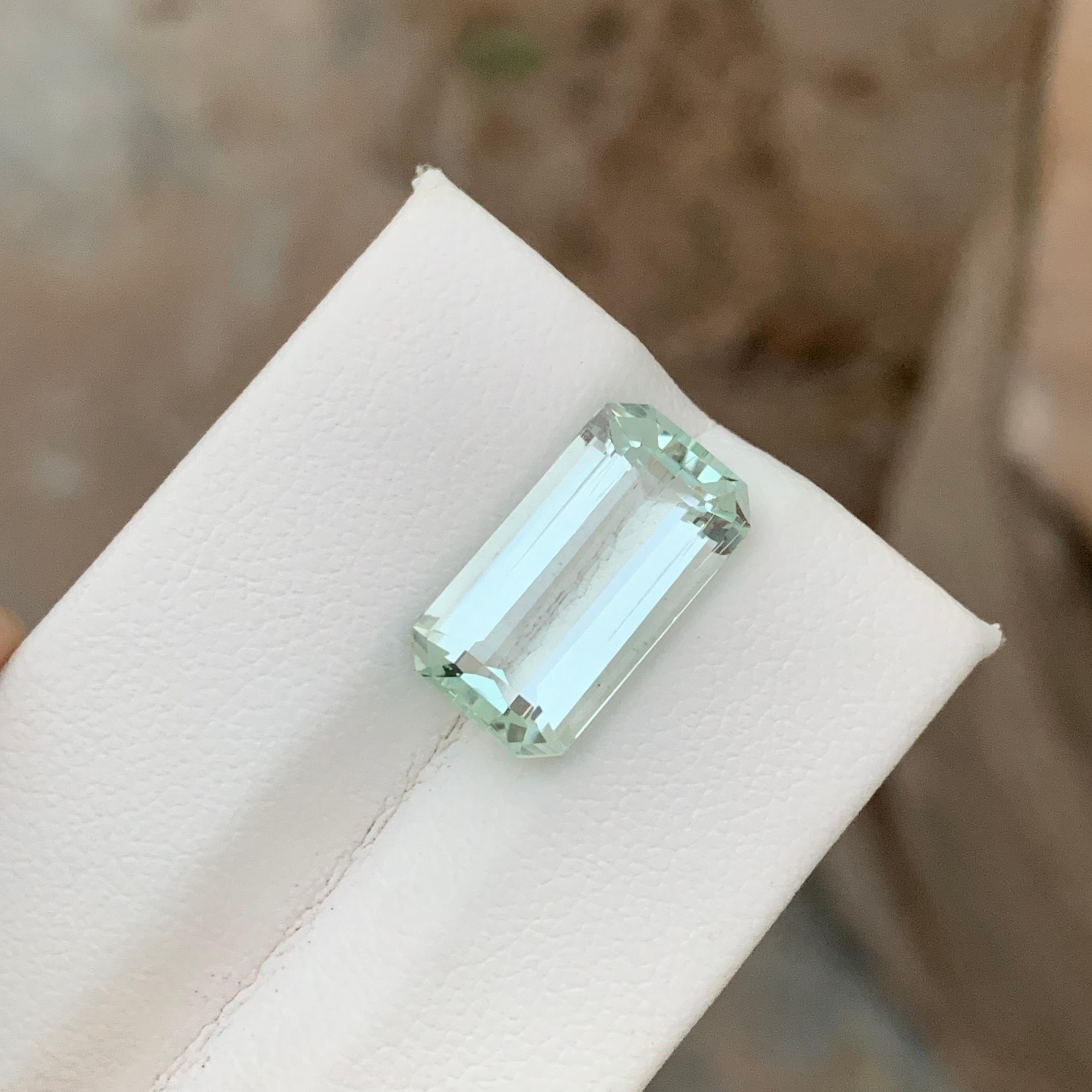 6.55 Carat Natural Faceted Green Aquamarine Beryl Ring Gem Emerald Cut For Sale 3