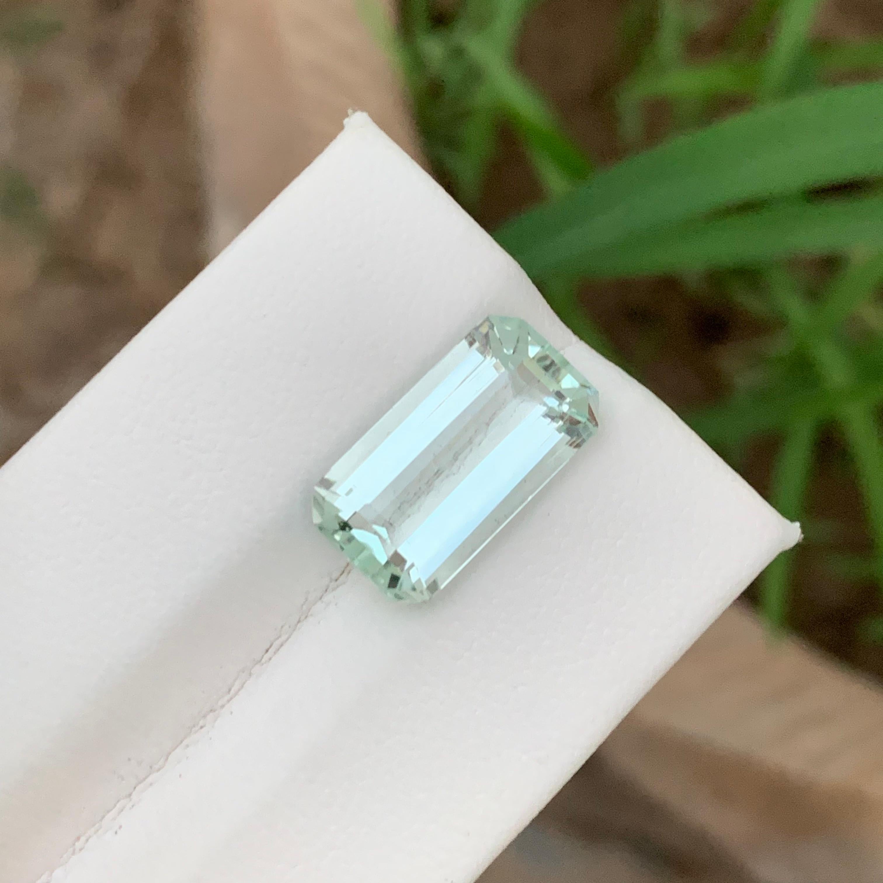 6.55 Carat Natural Faceted Green Aquamarine Beryl Ring Gem Emerald Cut For Sale 4
