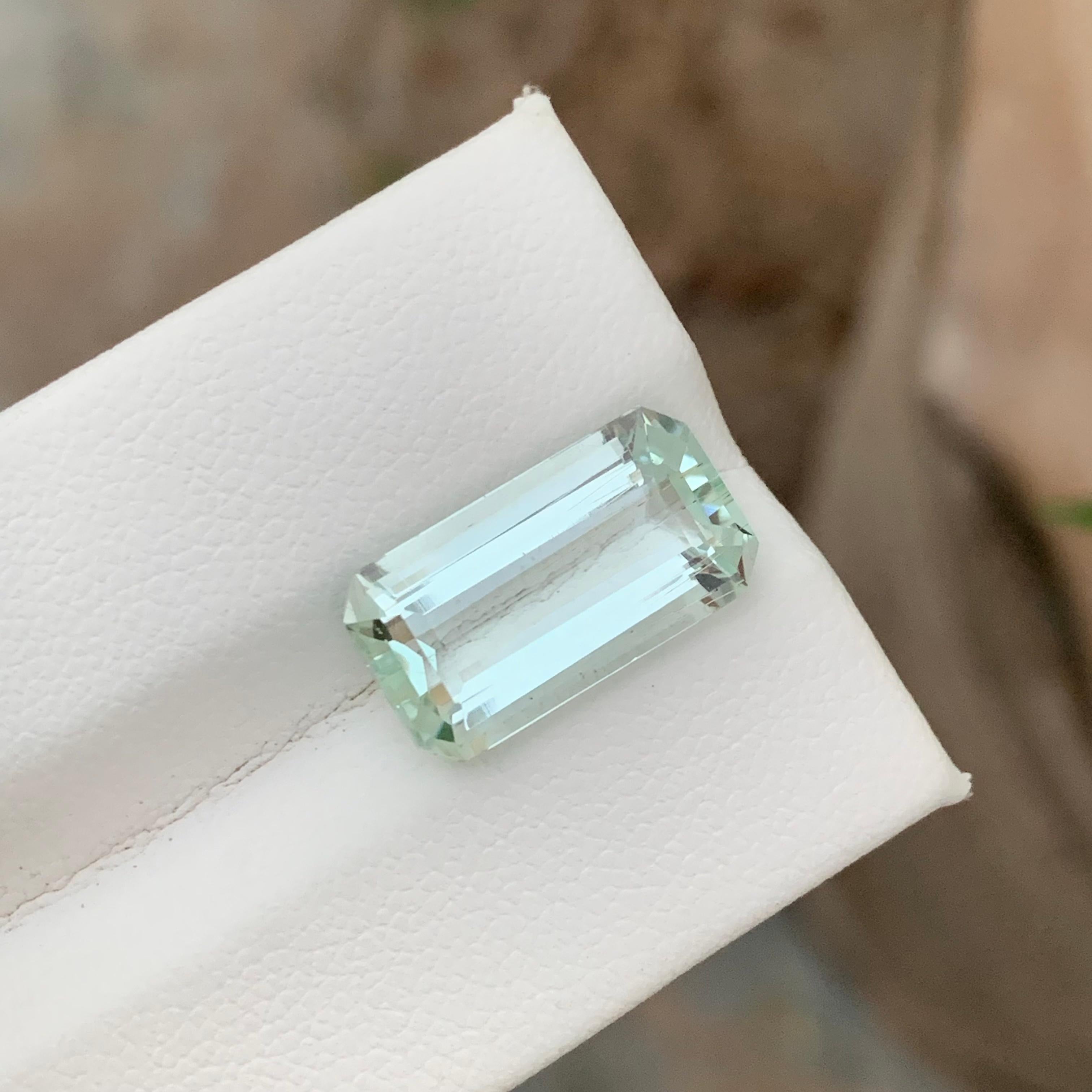 6.55 Carat Natural Faceted Green Aquamarine Beryl Ring Gem Emerald Cut For Sale 1