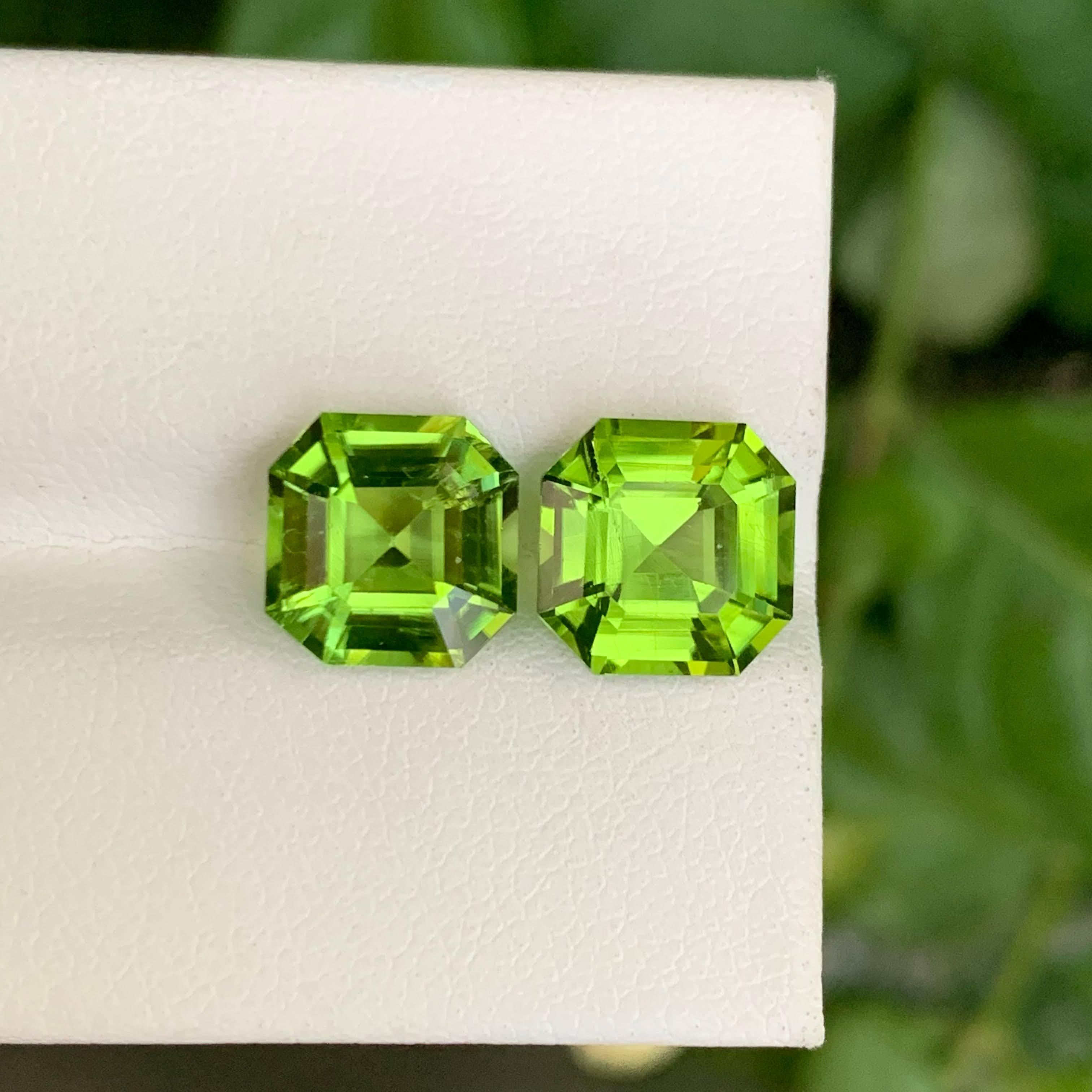 Gema paquistaní suelta de peridoto verde manzana de 6,55 quilates naturales, talla Asscher en pareja en venta 5