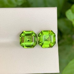 Gema paquistaní suelta de peridoto verde manzana de 6,55 quilates naturales, talla Asscher en pareja
