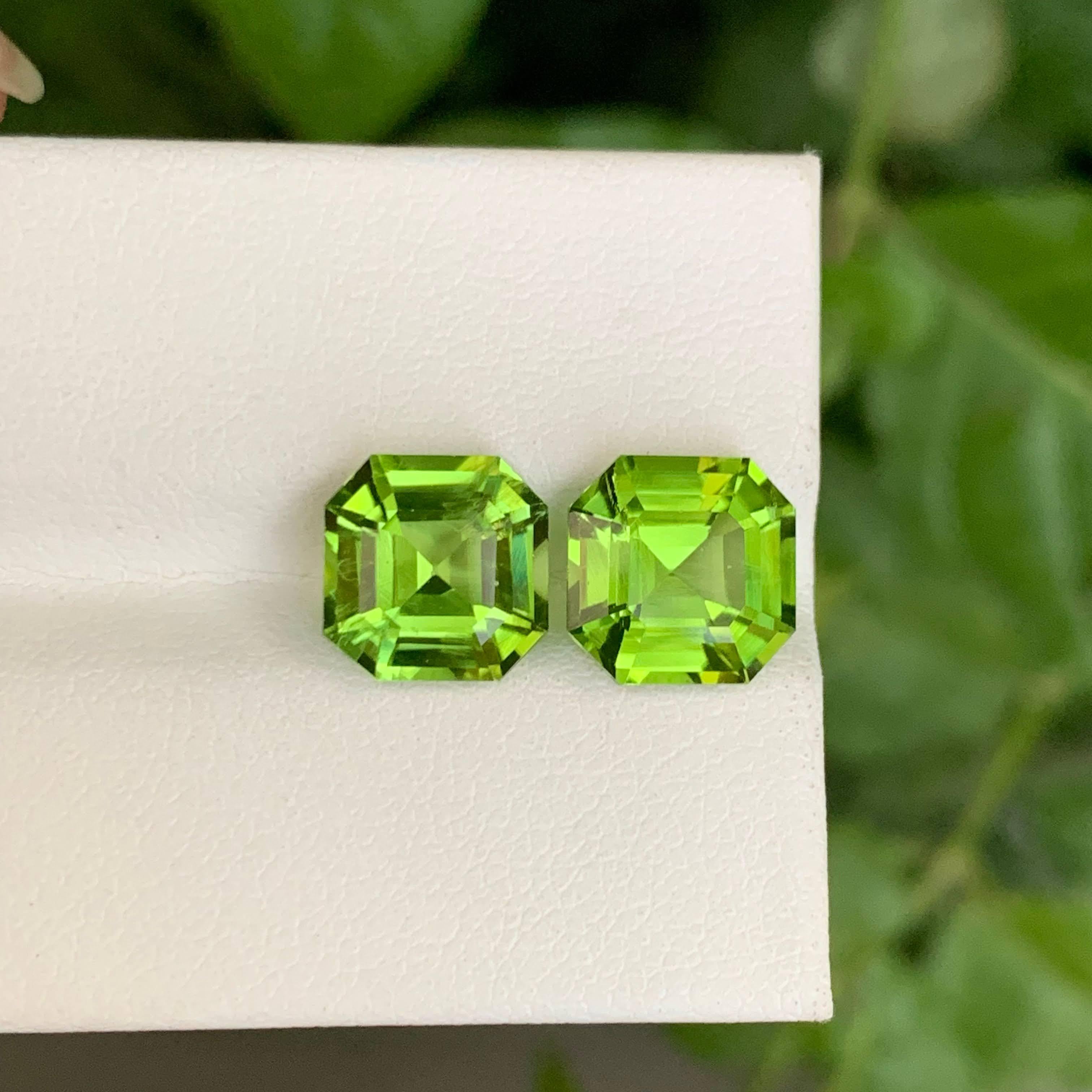 Gema paquistaní suelta de peridoto verde manzana de 6,55 quilates naturales, talla Asscher en pareja en venta 3