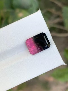 6.55 carati di tormalina bicolore naturale sfusa a forma di smeraldo
