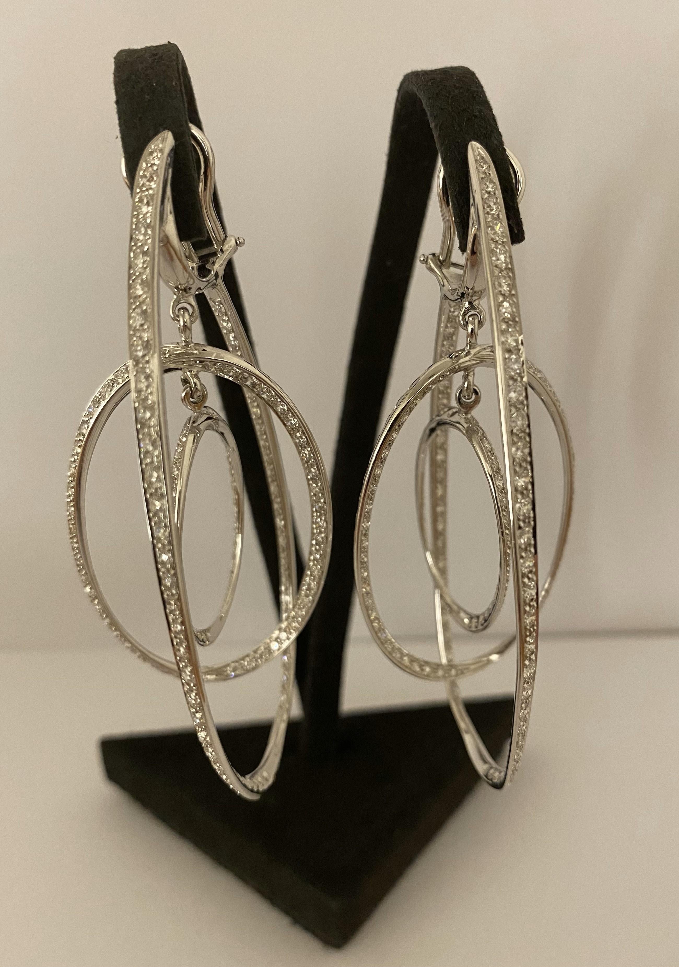Scavia ASTROLABIO Boucles d'oreilles Pavè en or blanc 18 carats et diamants en vente 1