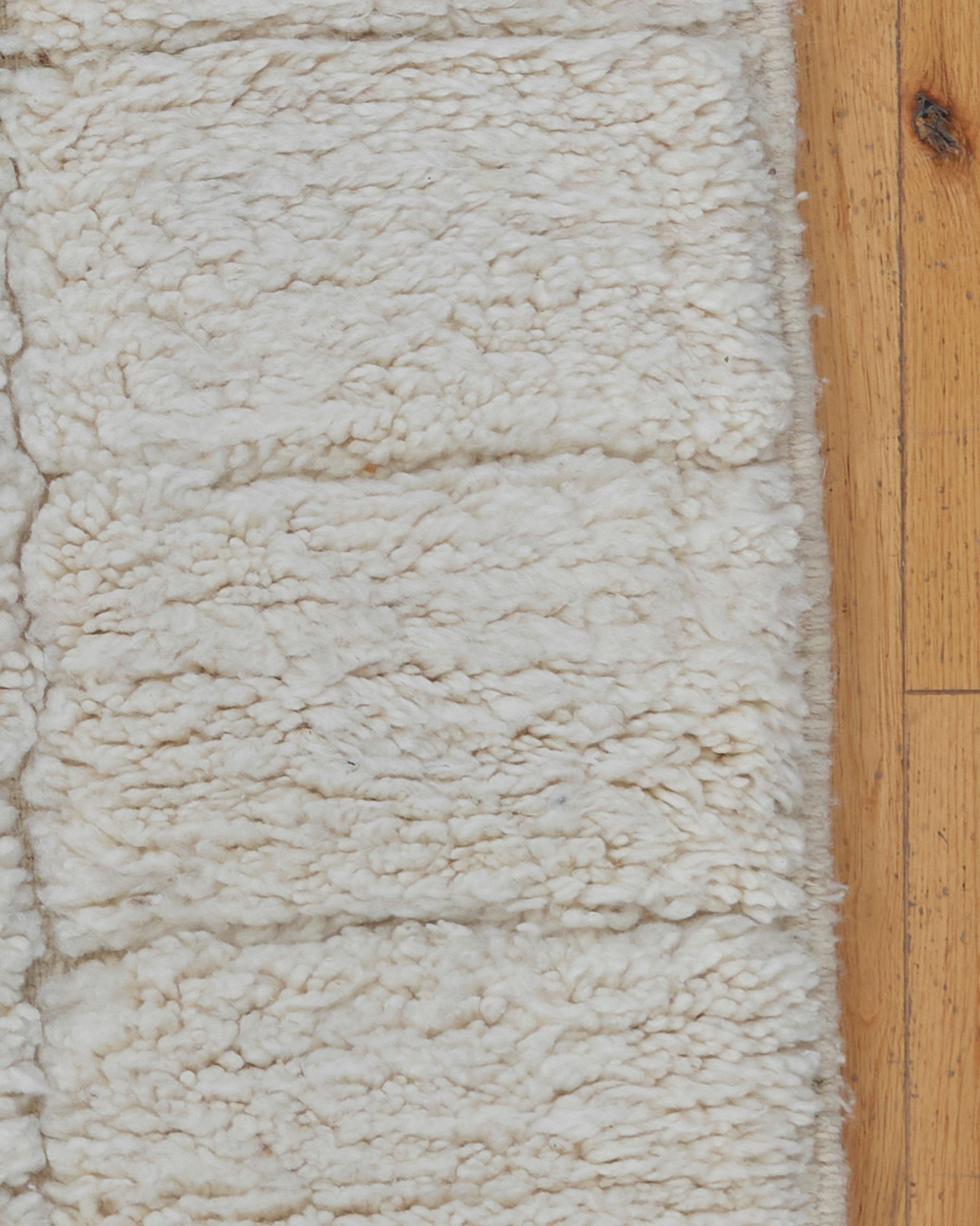 6’5.5” x 9’1” Inez Ivory Handmade Moroccan Wool Beni Ouarain Rug In New Condition For Sale In Livingston Manor, NY