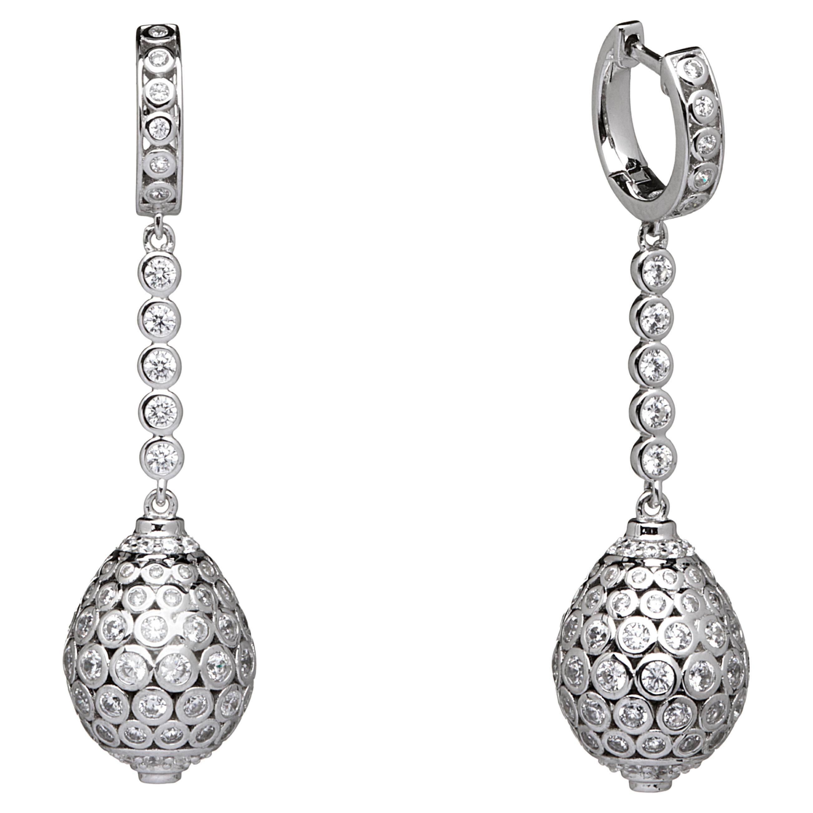 Pendants d'oreilles cocktail design Aladdin en argent sterling avec zirconia cubique taille cubic de 6,55 carats en vente