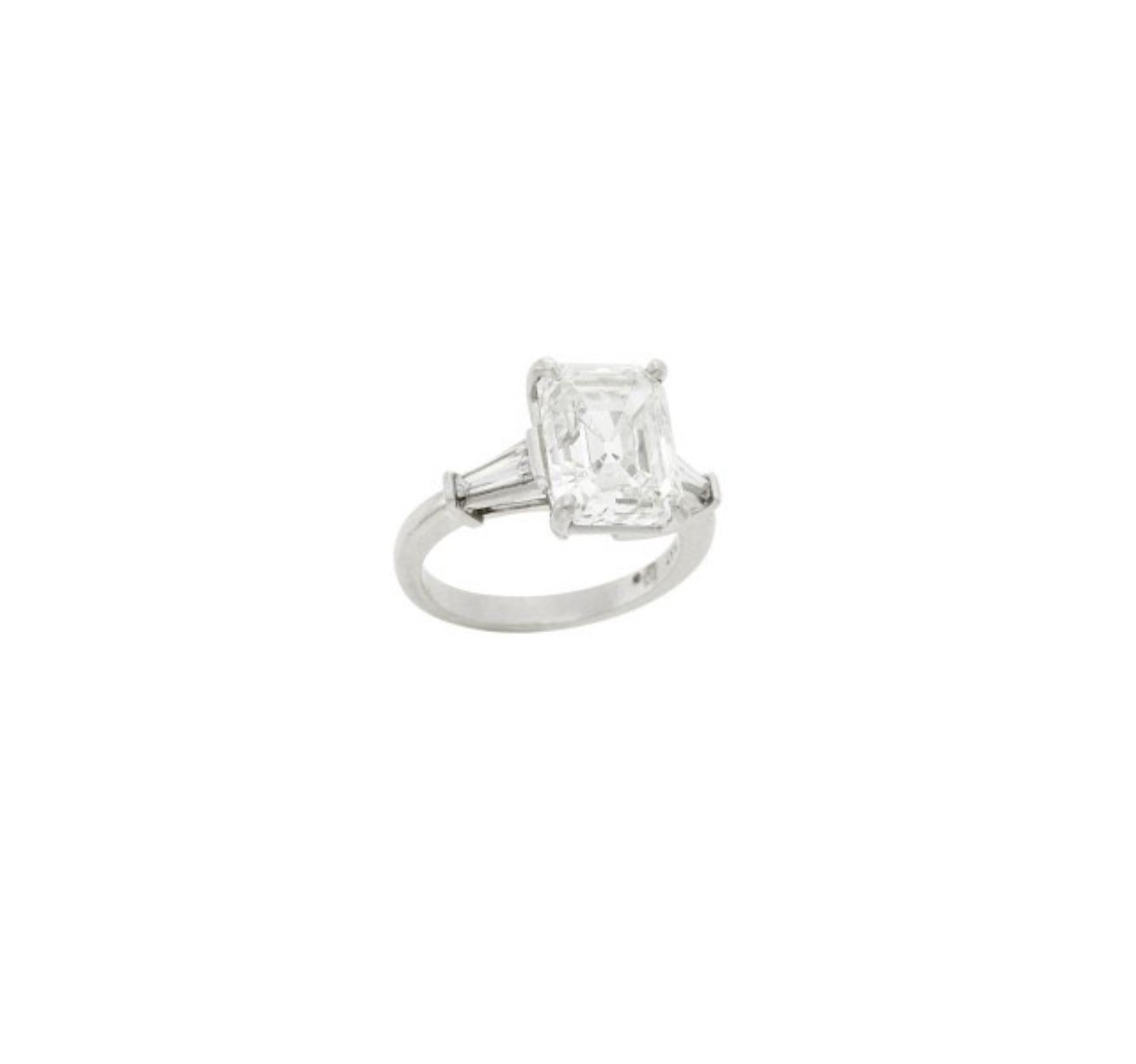 Modern Emerald-Cut Diamond Platinum Ring, GIA Certified H VVS2 For Sale