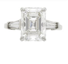 Platinring mit Diamanten im Smaragdschliff, GIA-zertifiziert H VVS2
