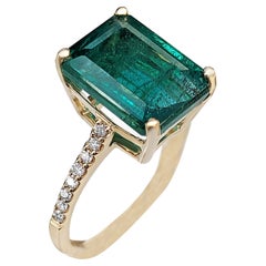 6.56 Carat Emerald & 0.20 Ct Diamonds, 14 Kt. Yellow Gold Ring