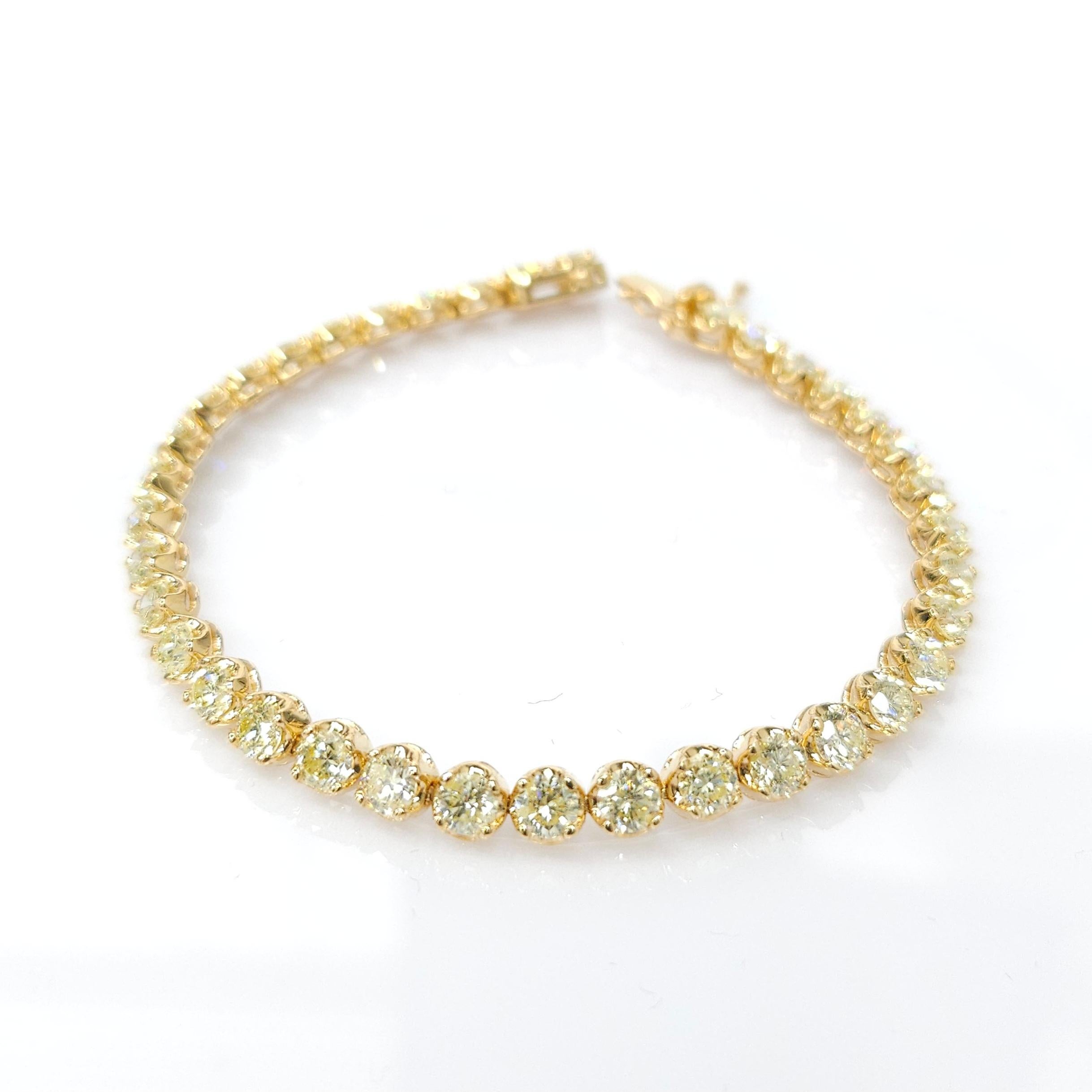 Taille ronde Bracelet tennis en or jaune 18 carats avec diamants ronds de 6,56 carats en vente