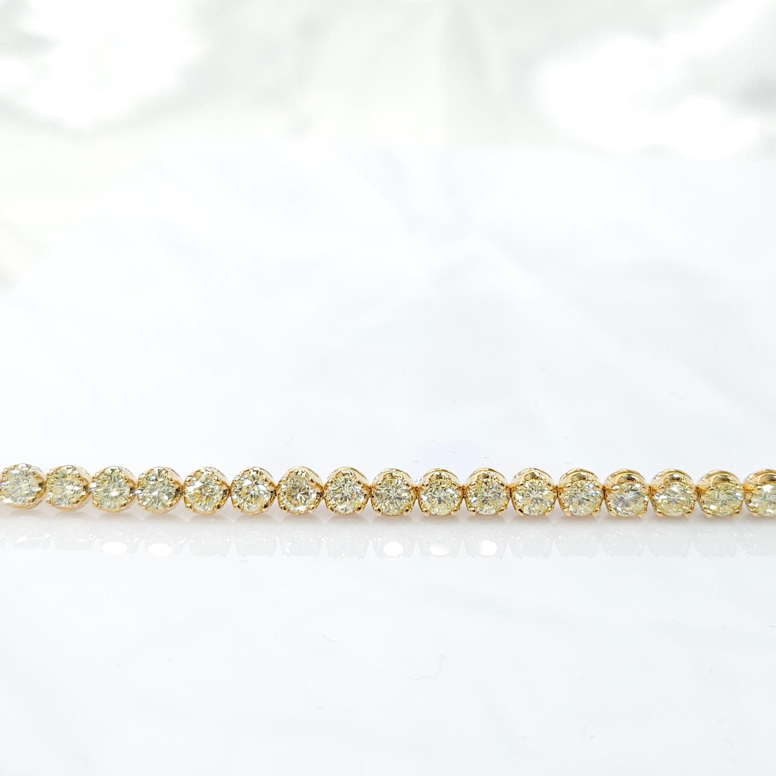 Bracelet tennis en or jaune 18 carats avec diamants ronds de 6,56 carats en vente 3