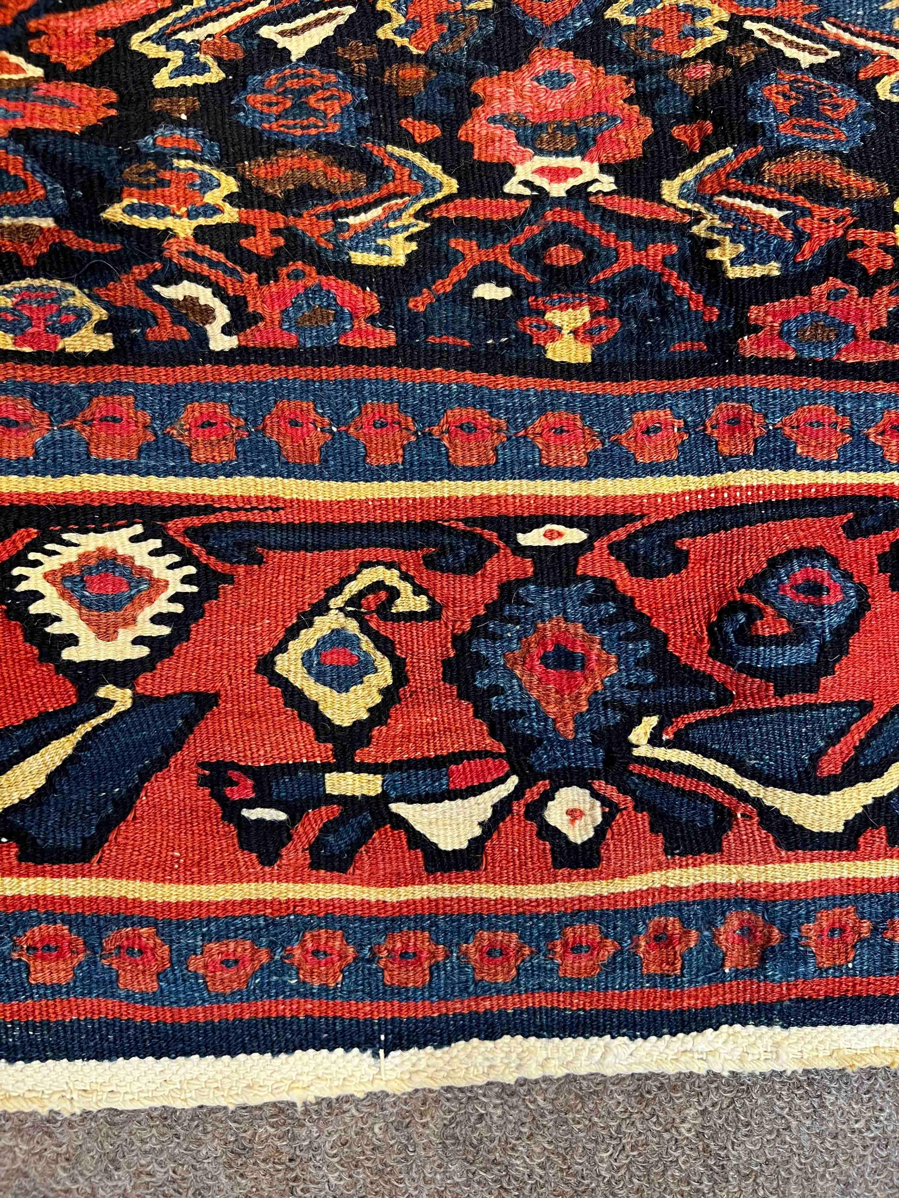 656 - Alter feiner Senneh-Kelim im Angebot 10