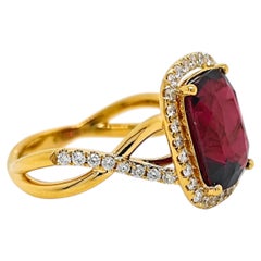 6.56 Rhodolite Garnet Round Diamond Yellow Gold Ring