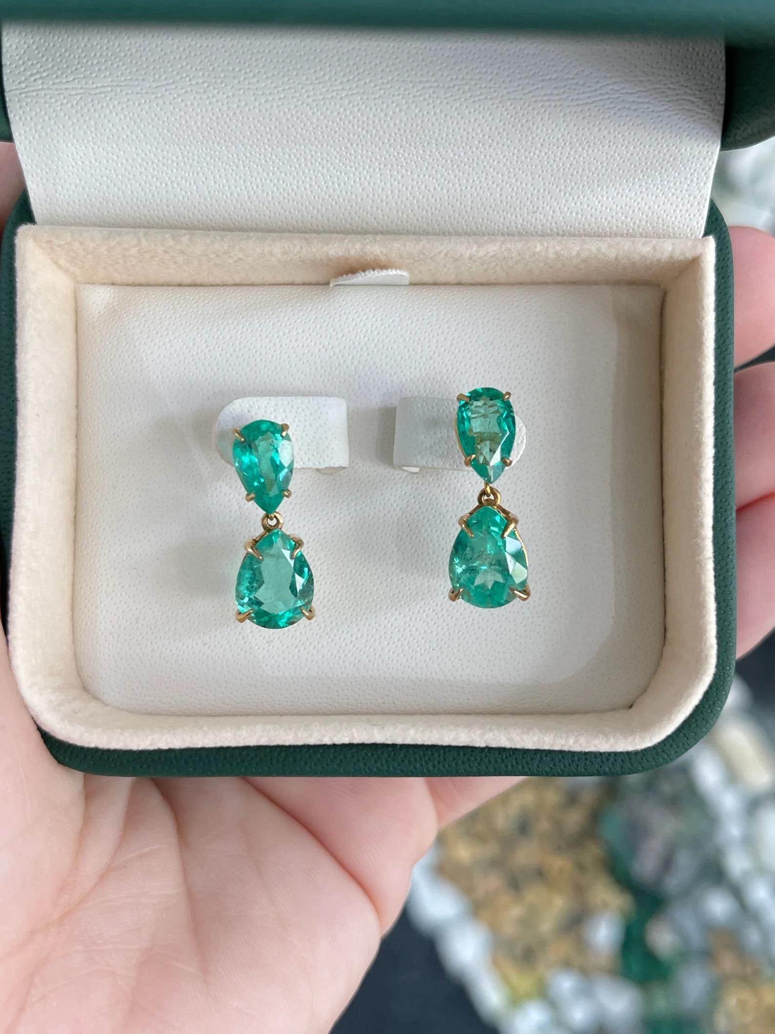 6.56tcw Colombian Emerald Pear Cut Drop Dangle Stud Earrings 18K Pour femmes en vente