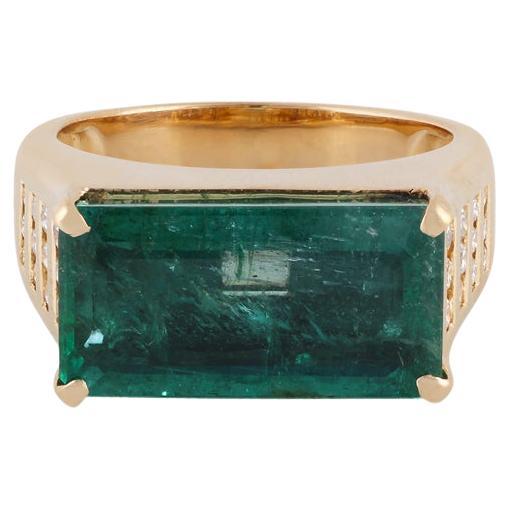 6.57 Carat Clear Zambian Emerald & Diamond Cluster Ring in 18K Yellow  Gold For Sale