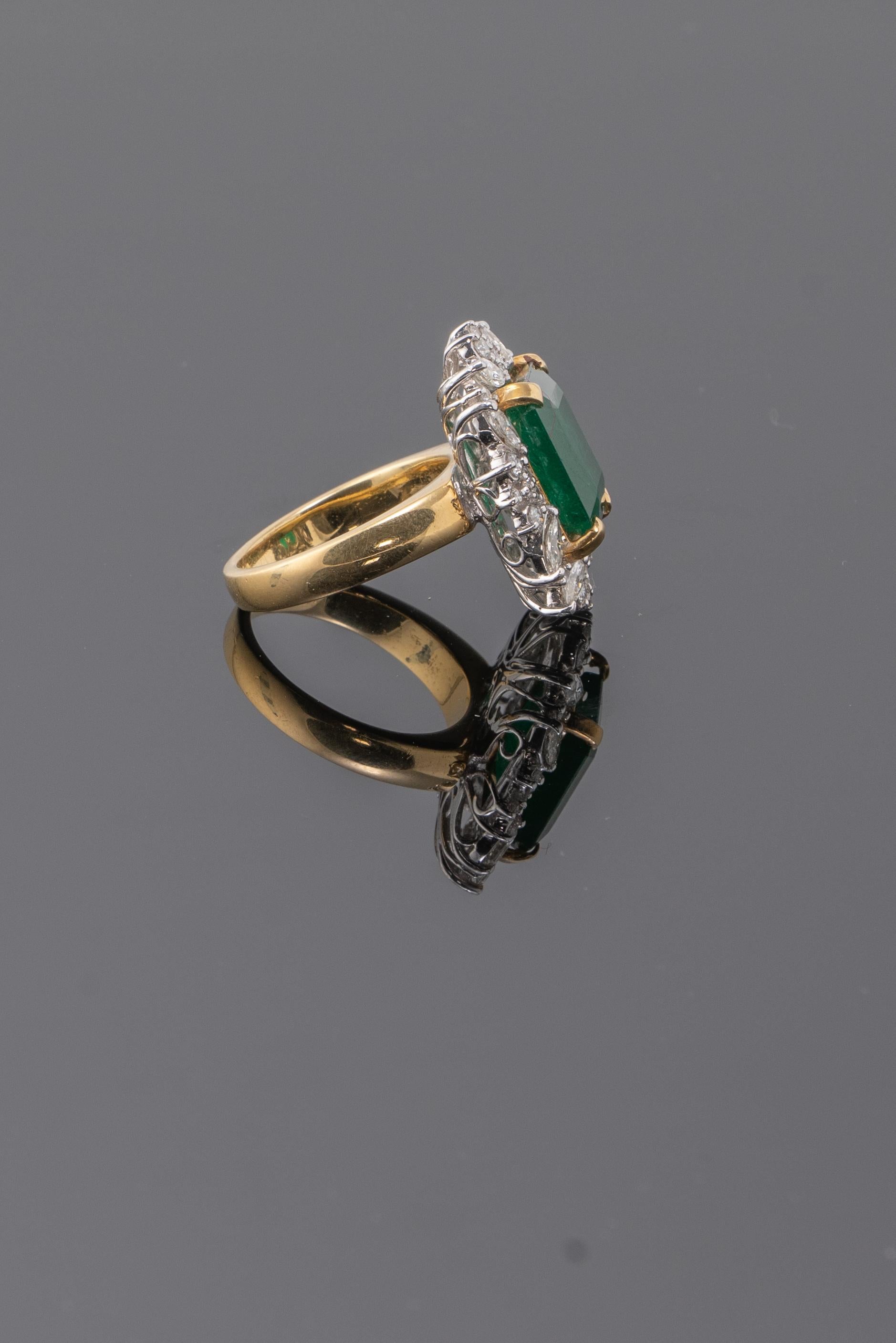 Art Deco 6.57 Carat Emerald and Diamond Cocktail Engagement Ring For Sale
