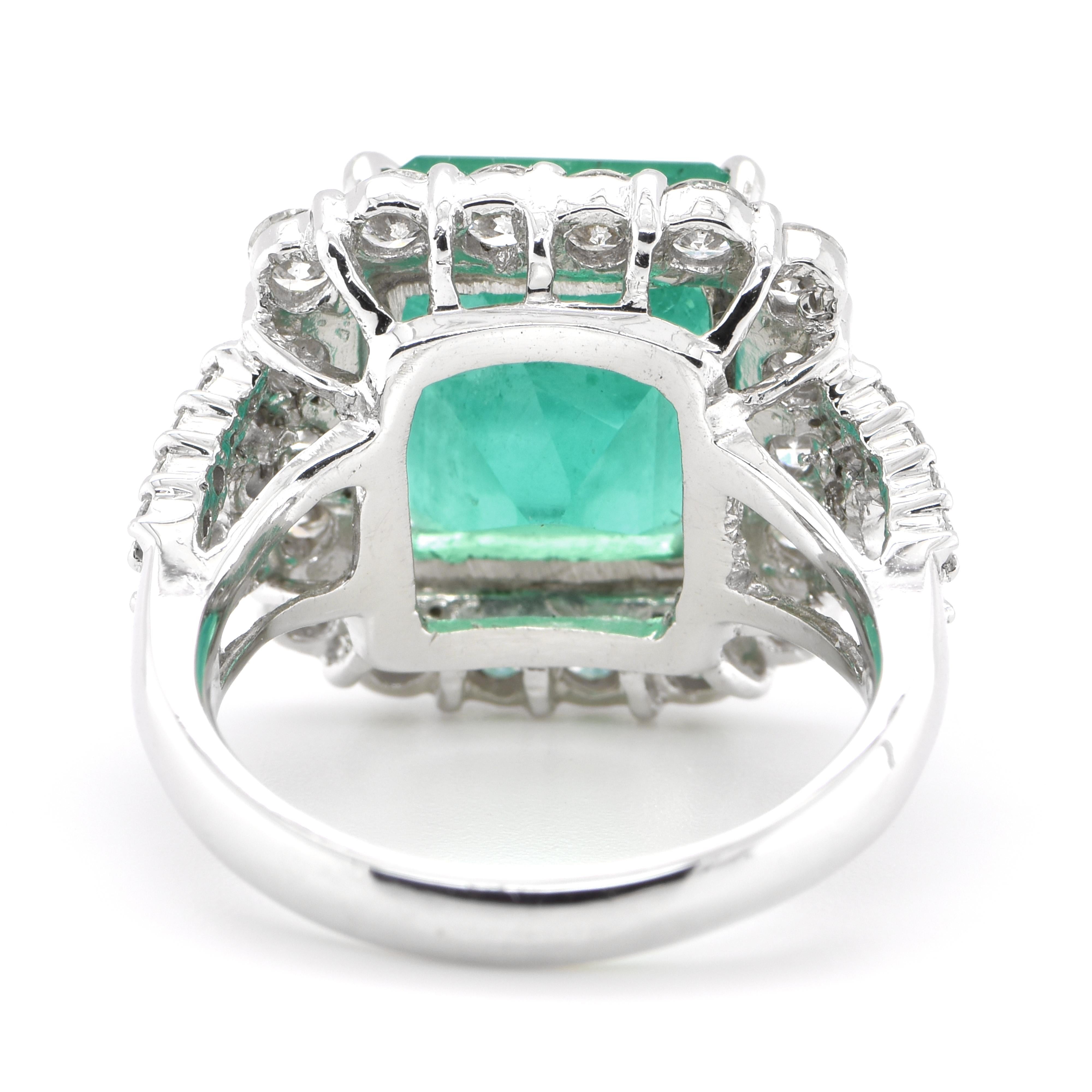 6.57 Carat Natural Emerald and Diamond Cocktail Ring Set in Platinum In New Condition In Tokyo, JP