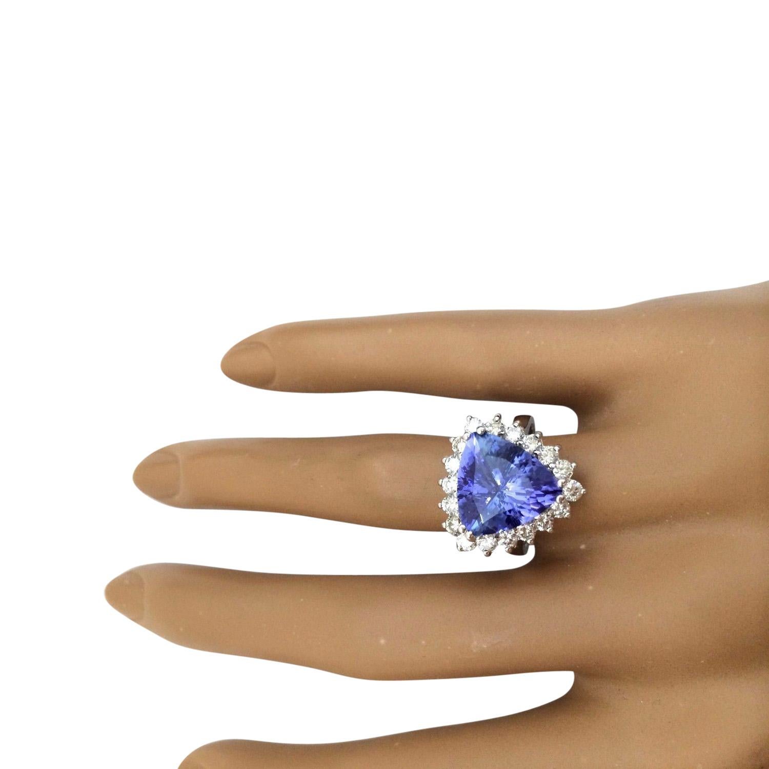 Exquisite Natural Tanzanite Diamond Ring In 14 Karat Solid White Gold  In New Condition For Sale In Los Angeles, CA