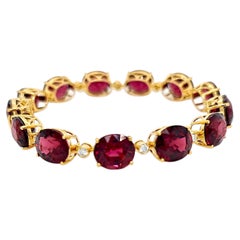 Bracciale in oro giallo con diamanti rotondi da 65,77 carati