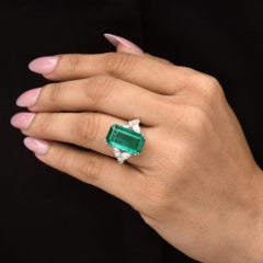 Spectrum Jewels 6.57 Carat Emerald Diamond Accent 18k White Gold Cocktail Ring