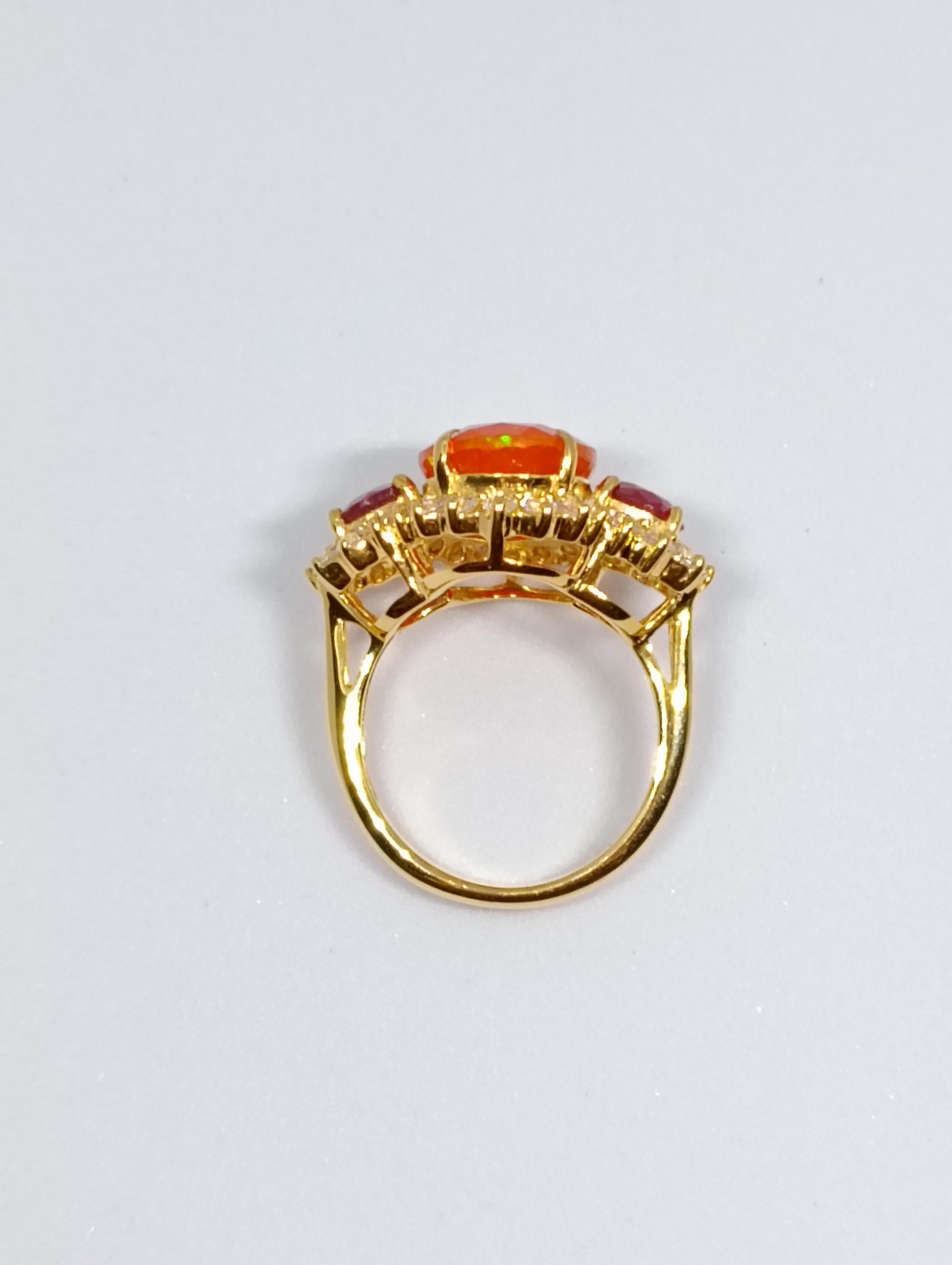 Women's 6.57cts Orange Opal ring. Sterling Silver on 18K Gold Plated. For Sale