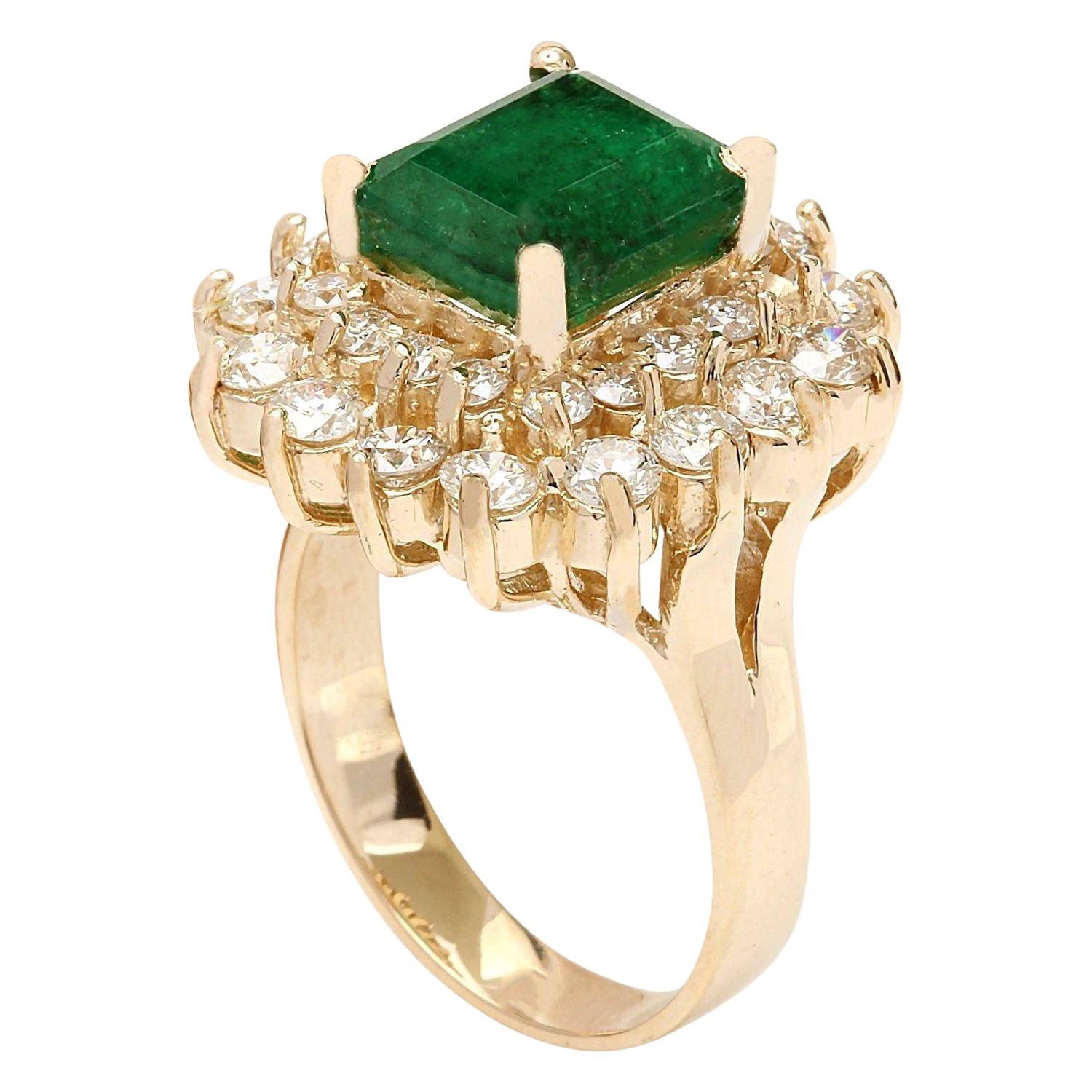 Natural Emerald Diamond Ring In 14 Karat Solid Yellow Gold In New Condition For Sale In Manhattan Beach, CA