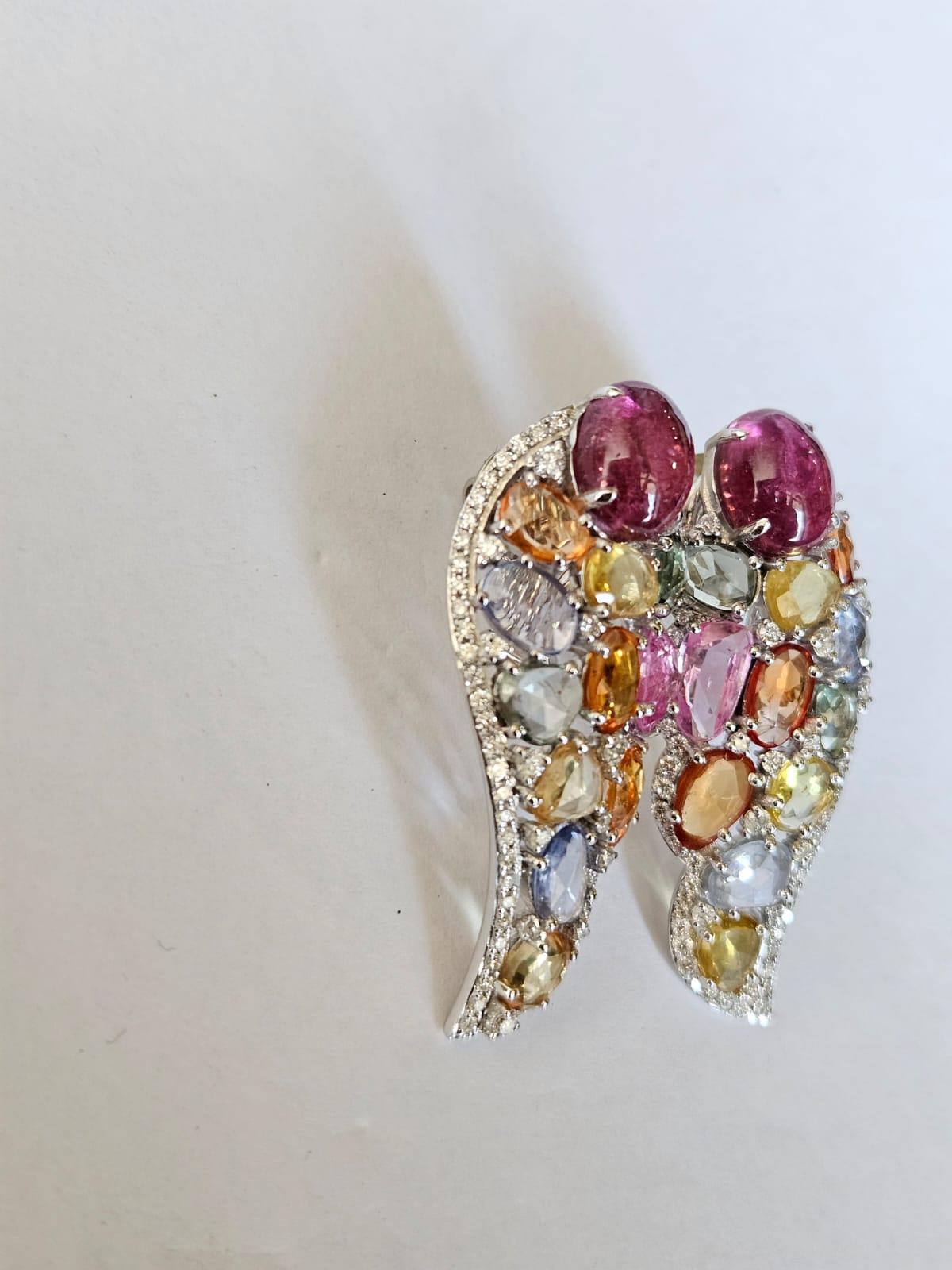 6,58 carati di tormalina cabochon, zaffiri multipli e diamanti in vendita 4