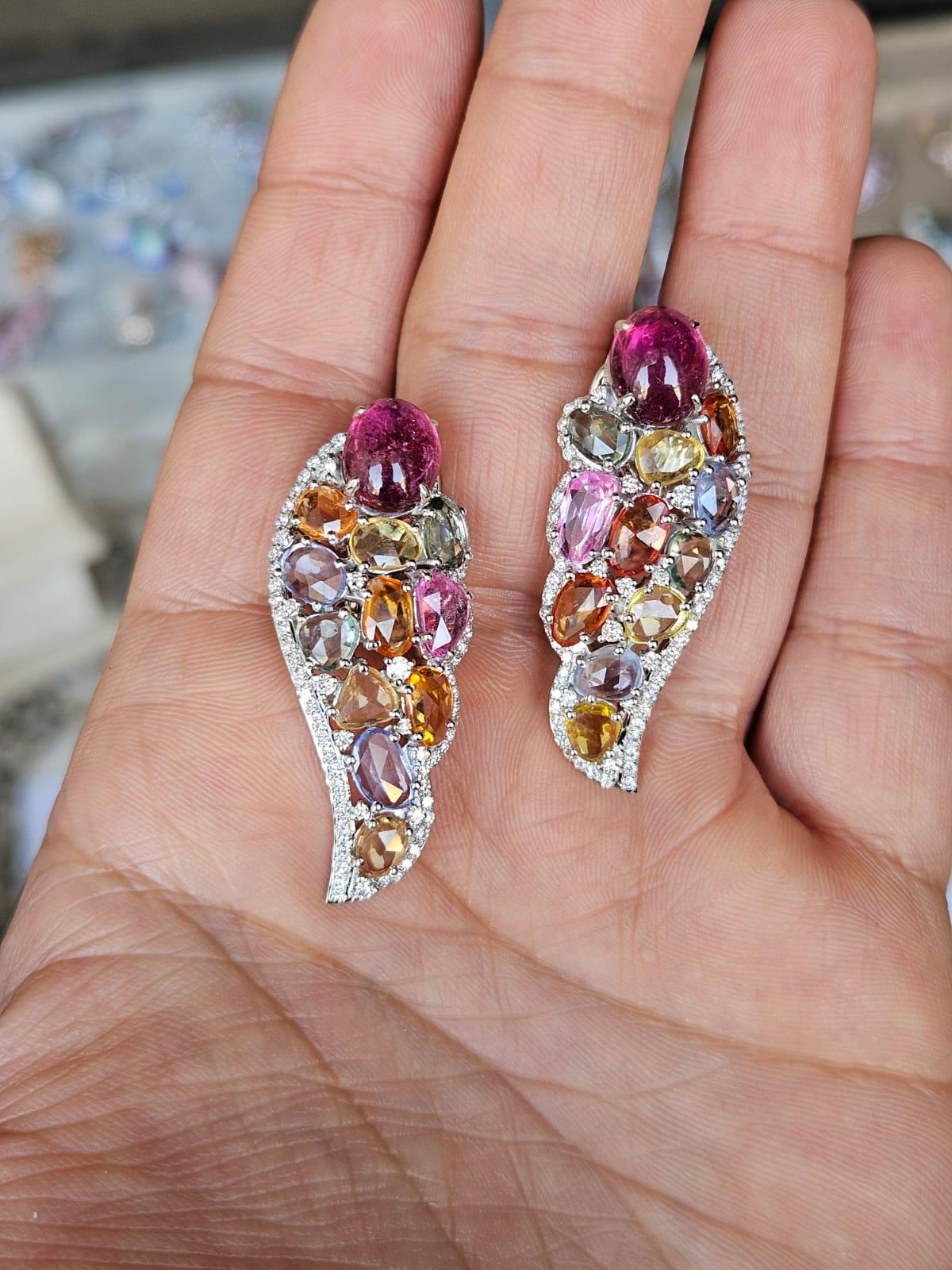 6,58 carati di tormalina cabochon, zaffiri multipli e diamanti in vendita 2