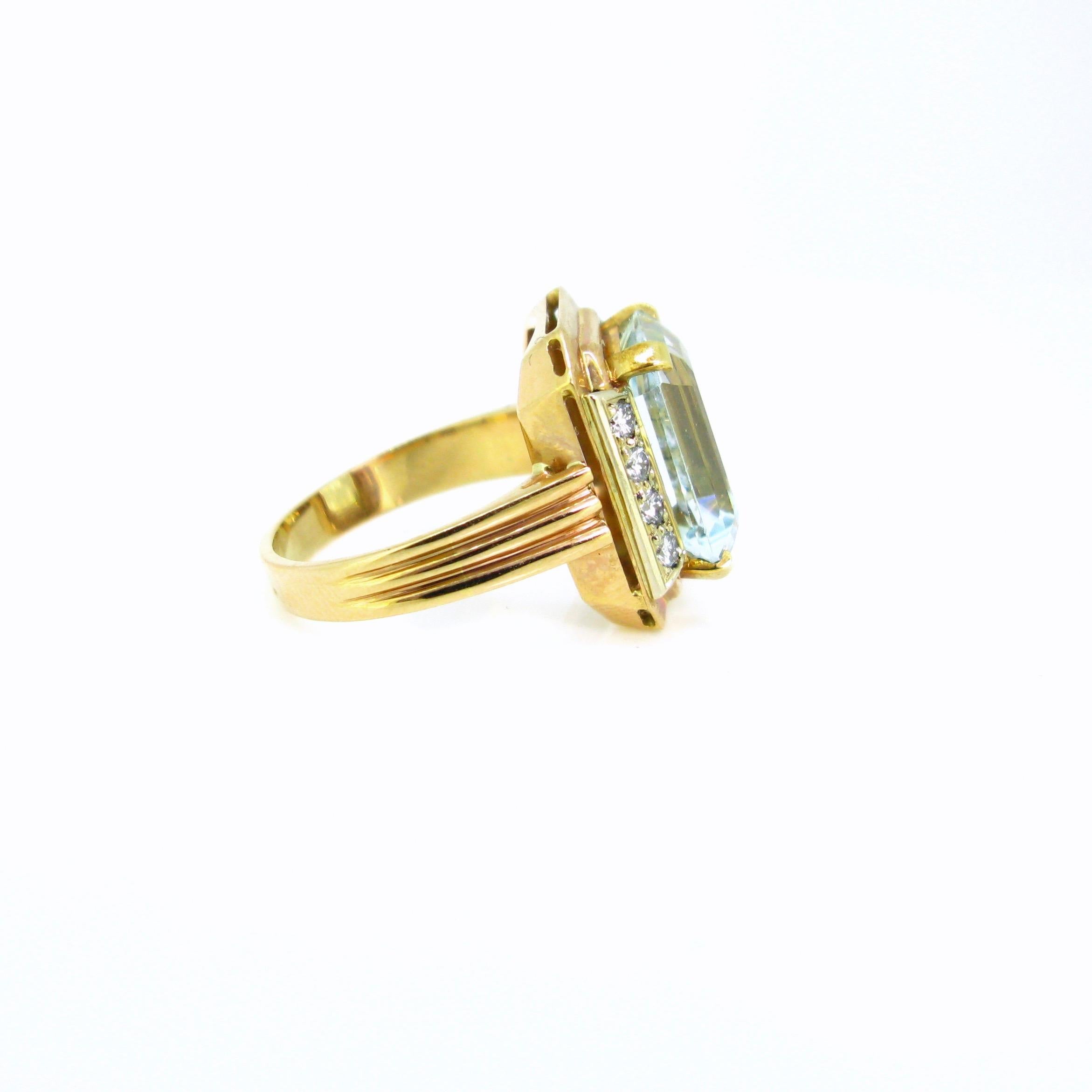 6.5 Carat Aquamarine Diamonds Yellow Gold Cocktail Fashion Retro Ring In Good Condition In London, GB