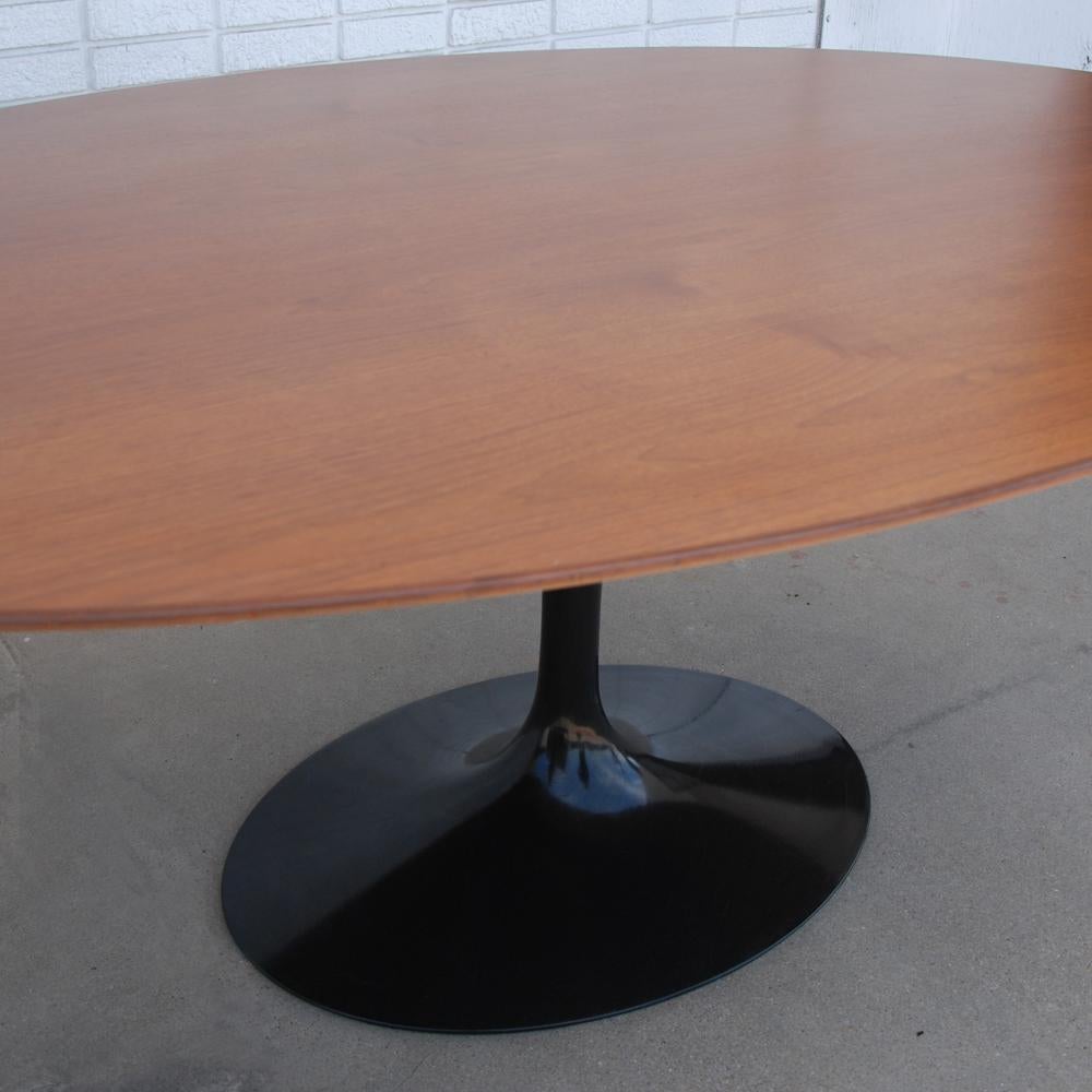 Late 20th Century Knoll Saarinen Teak Oval Dining Table