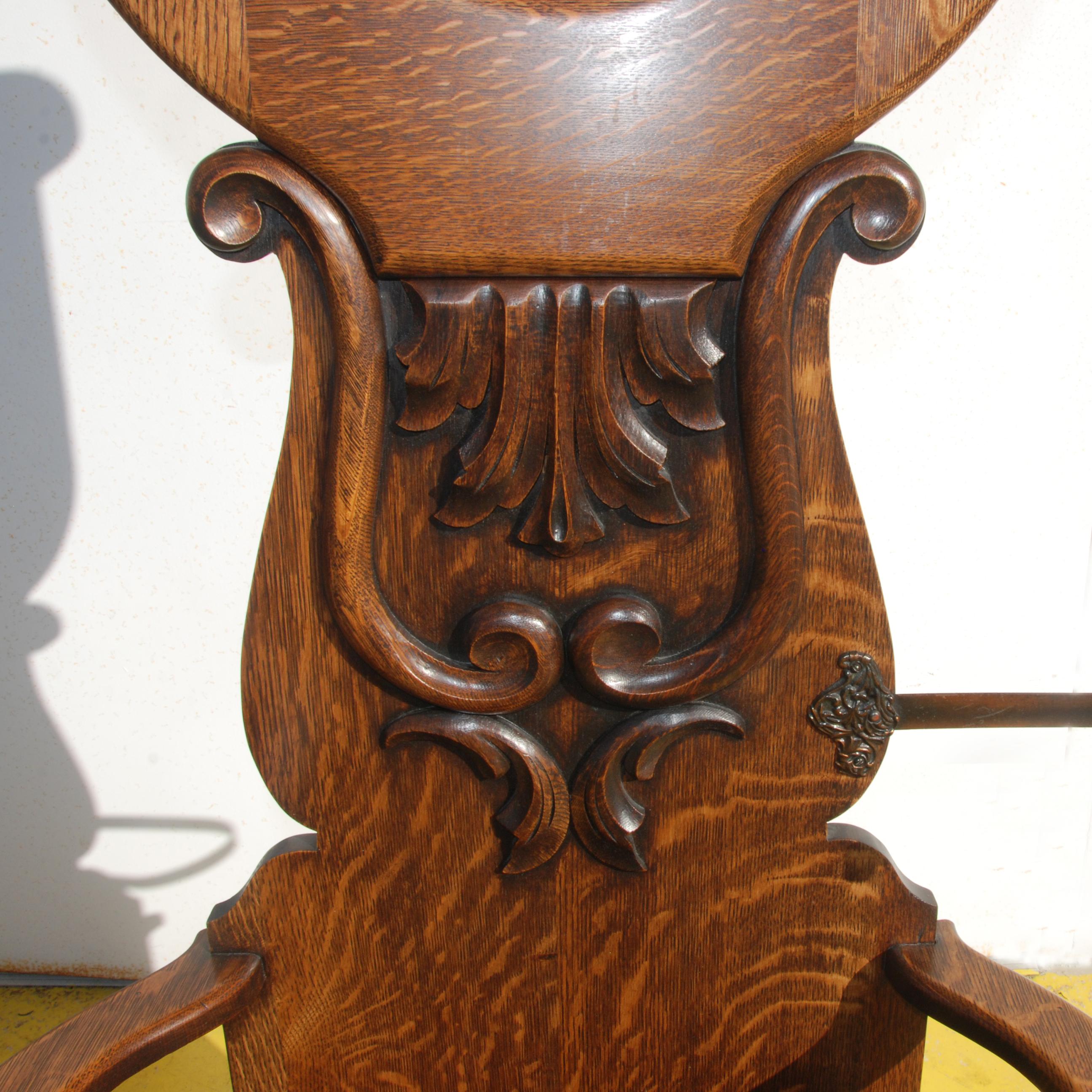 Victorian Era Tiger Oak Hall Tree with Storage Bench In Good Condition In Pasadena, TX