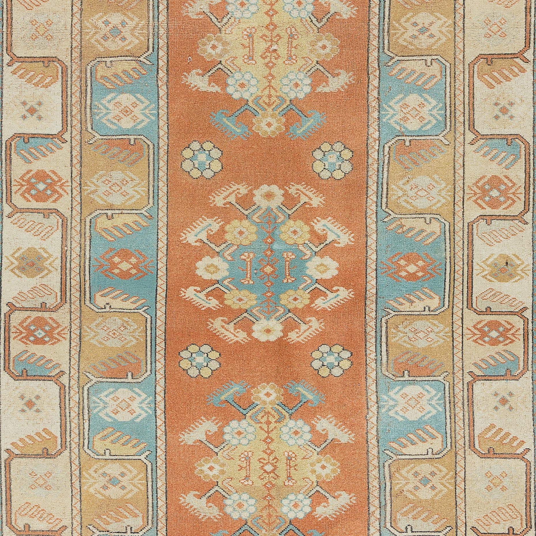 Hand-Woven 6.5x10 Ft Contemporary Handmade Area Rug from Milas / Turkey. 100% Wool For Sale