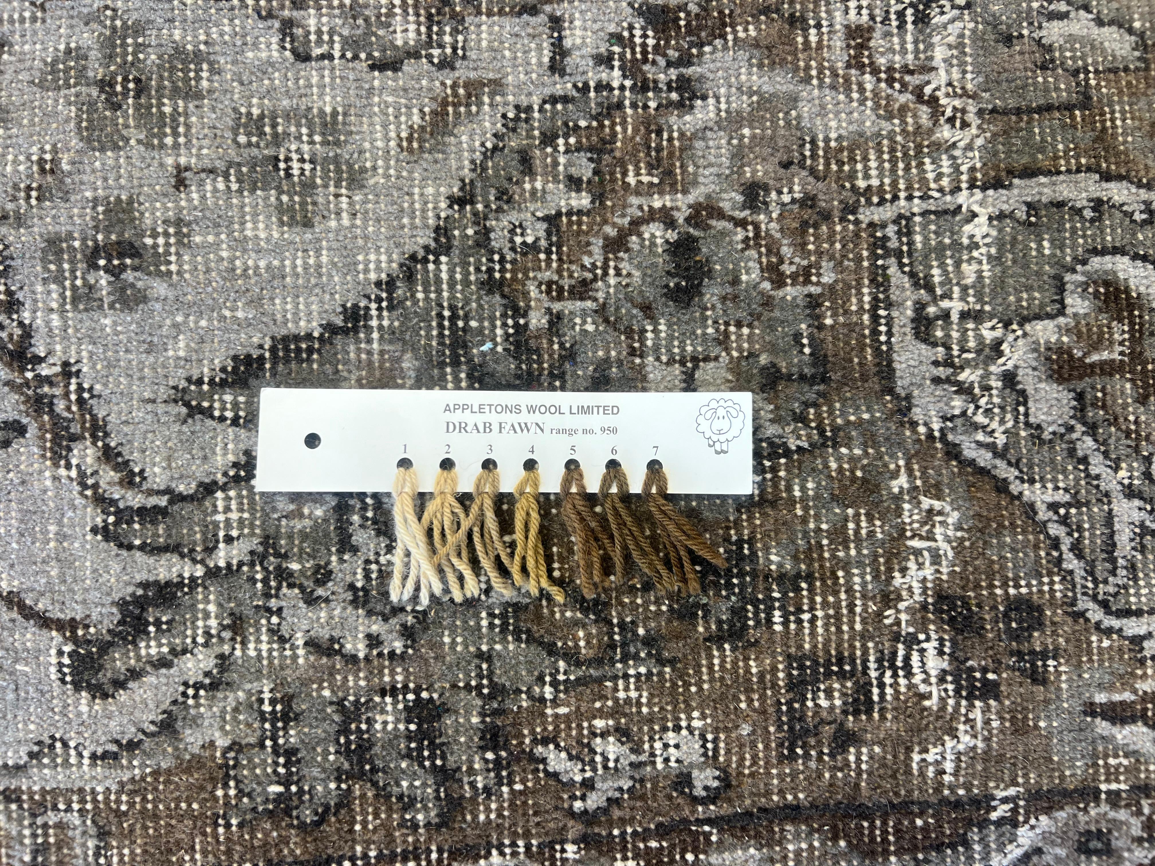 Handgefertigter, 6,5x10 Fuß großer, getufteter Teppich aus türkischer Wolle in Grau, Esszimmerteppich im Zustand „Gut“ im Angebot in Spring Valley, NY