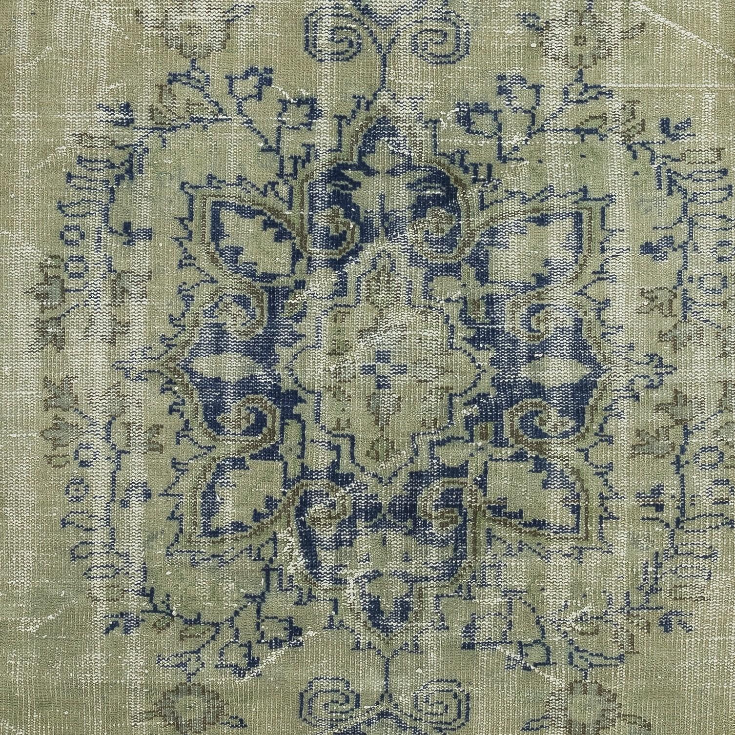 6.5x10.2 Ft Decorative Hand Knotted Turkish Wool Area Rug in Green Color In Good Condition For Sale In Spring Valley, NY