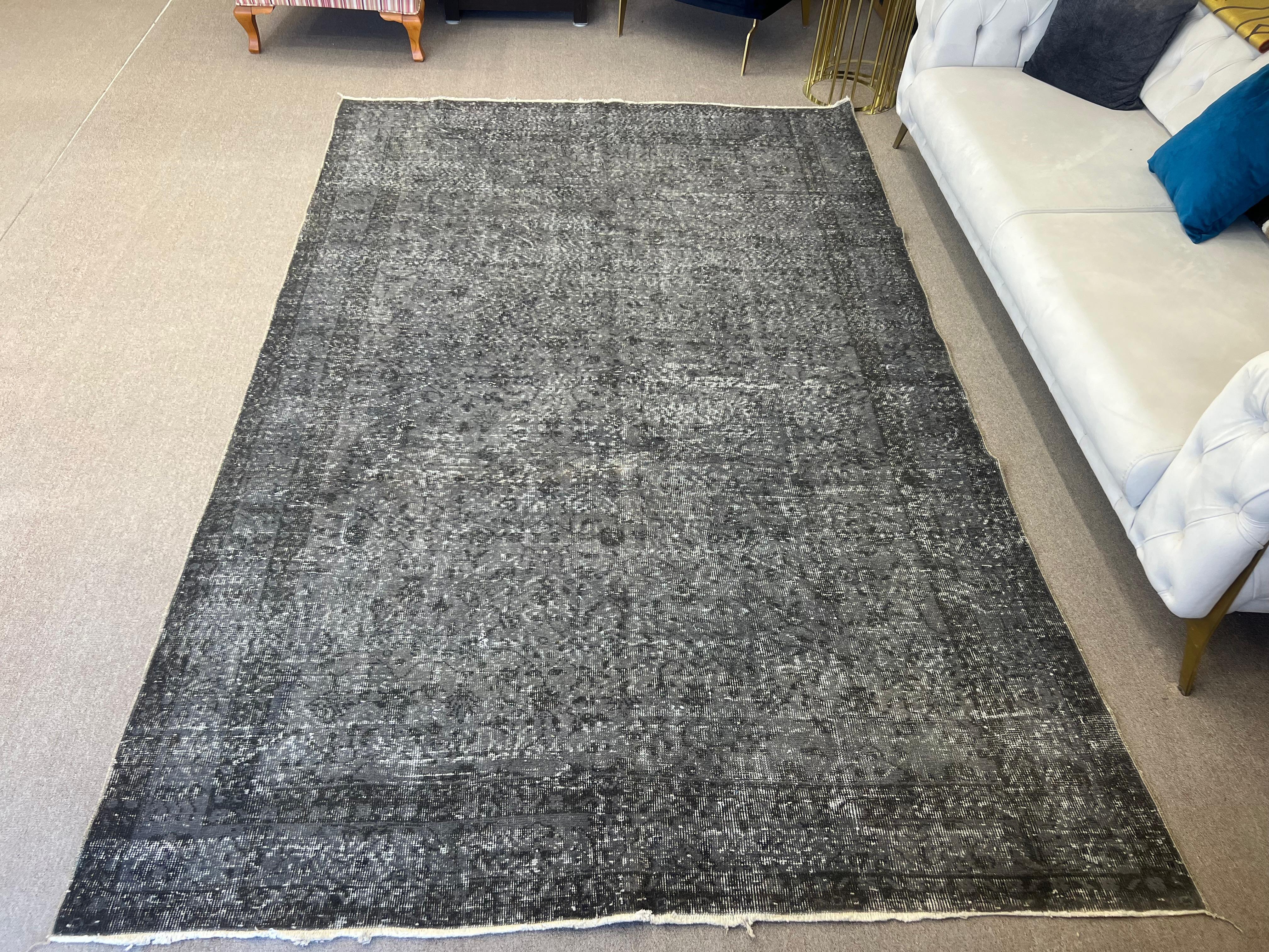 Handgefertigter 6,5x10.2 Fuß Vintage-Teppich mit grauem, übergefärbtem Flor (Handgewebt) im Angebot