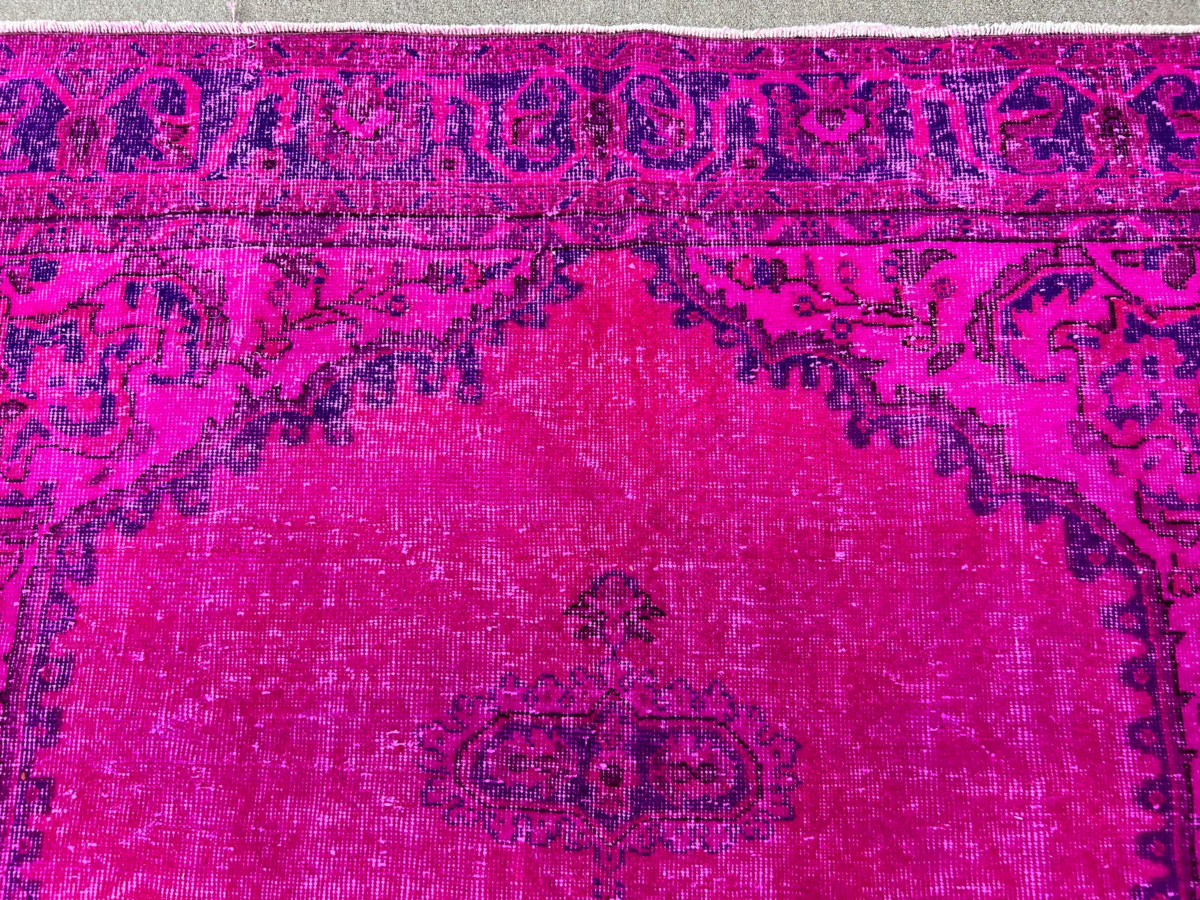 6.5x10.5 Ft Modern Handmade Turkish Area Rug in Fuchsia Pink. Living Room Carpet For Sale 6