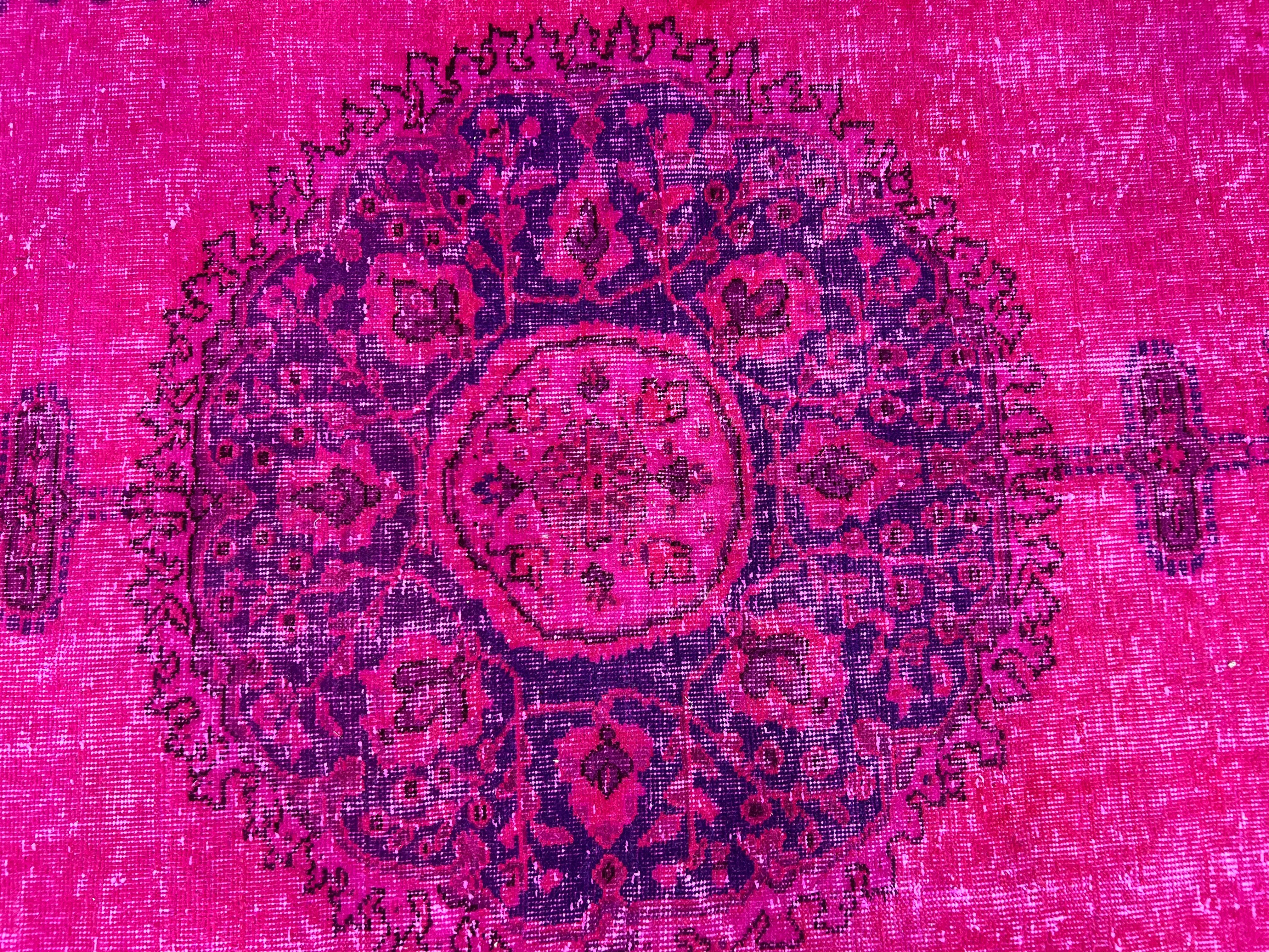 6.5x10.5 Ft Modern Handmade Turkish Area Rug in Fuchsia Pink. Living Room Carpet For Sale 8